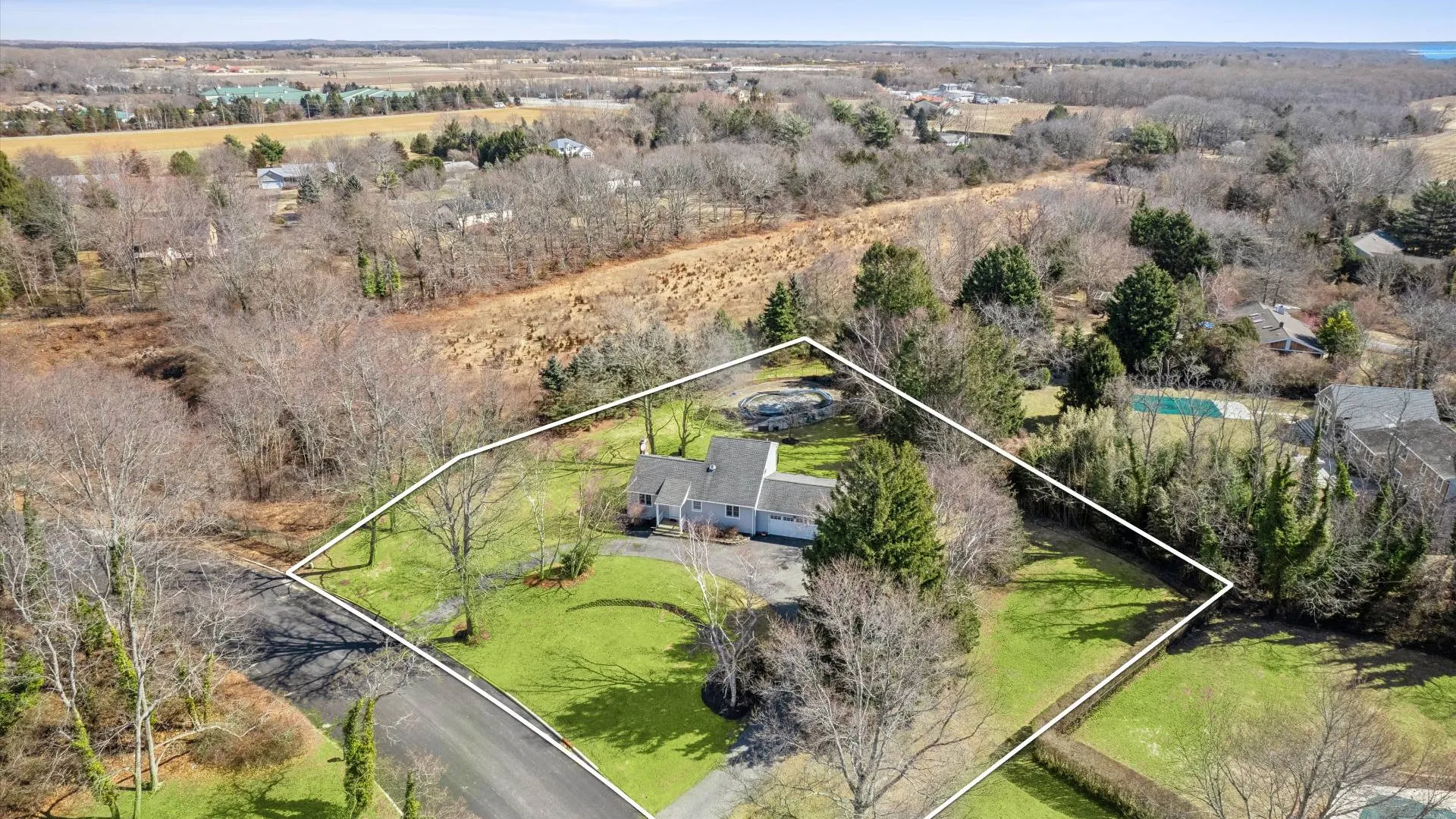 Property at 435 Old Saddle Ln, Cutchogue, NY 11935 19