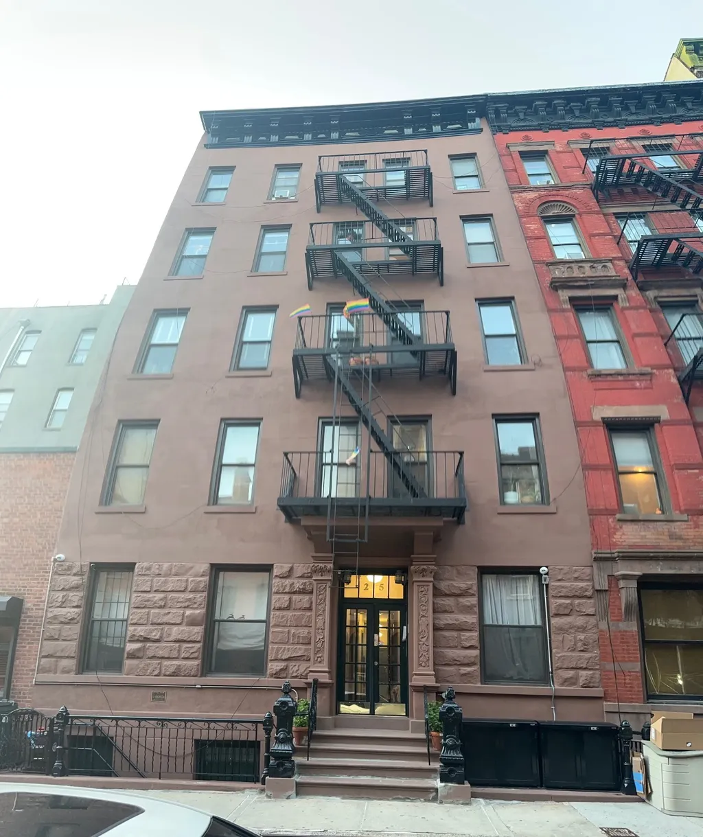 Property at 25 Leroy St, New York, NY 10014