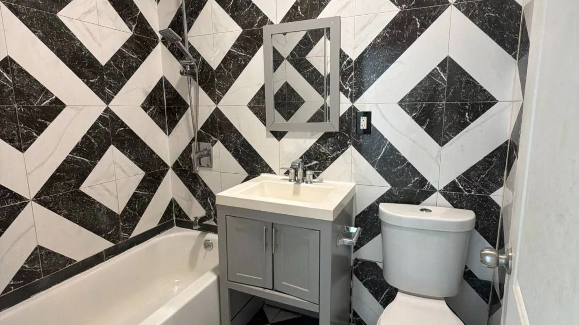 Property at 972 dumont ave, Brooklyn, NY 11208 8