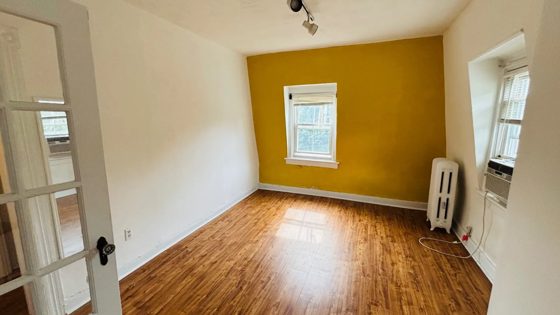 Property at 145 Carpenter st, Sea Cliff, NY 11579 5