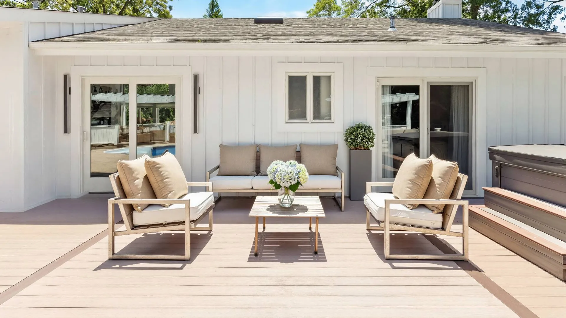 Property at 18 SQUIRES AVE, East Quogue, NY 11942 4