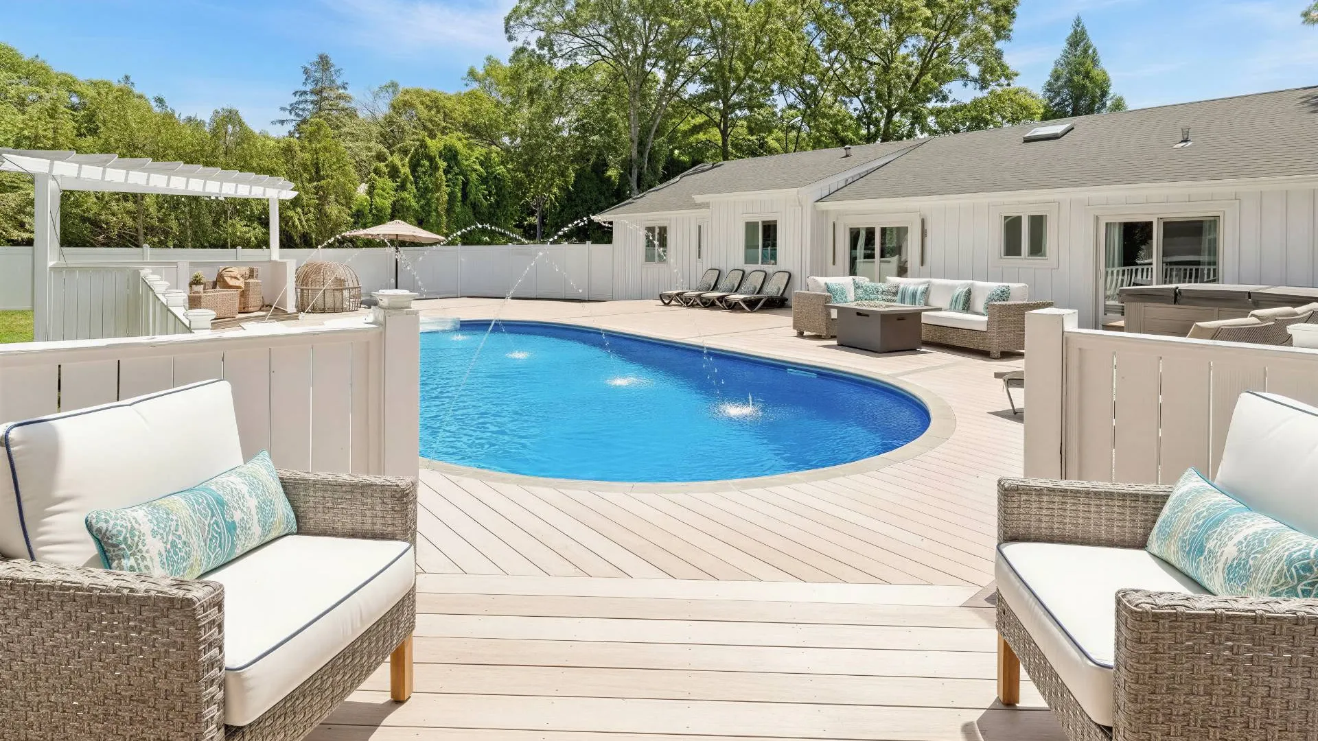 Property at 18 SQUIRES AVE, East Quogue, NY 11942 5