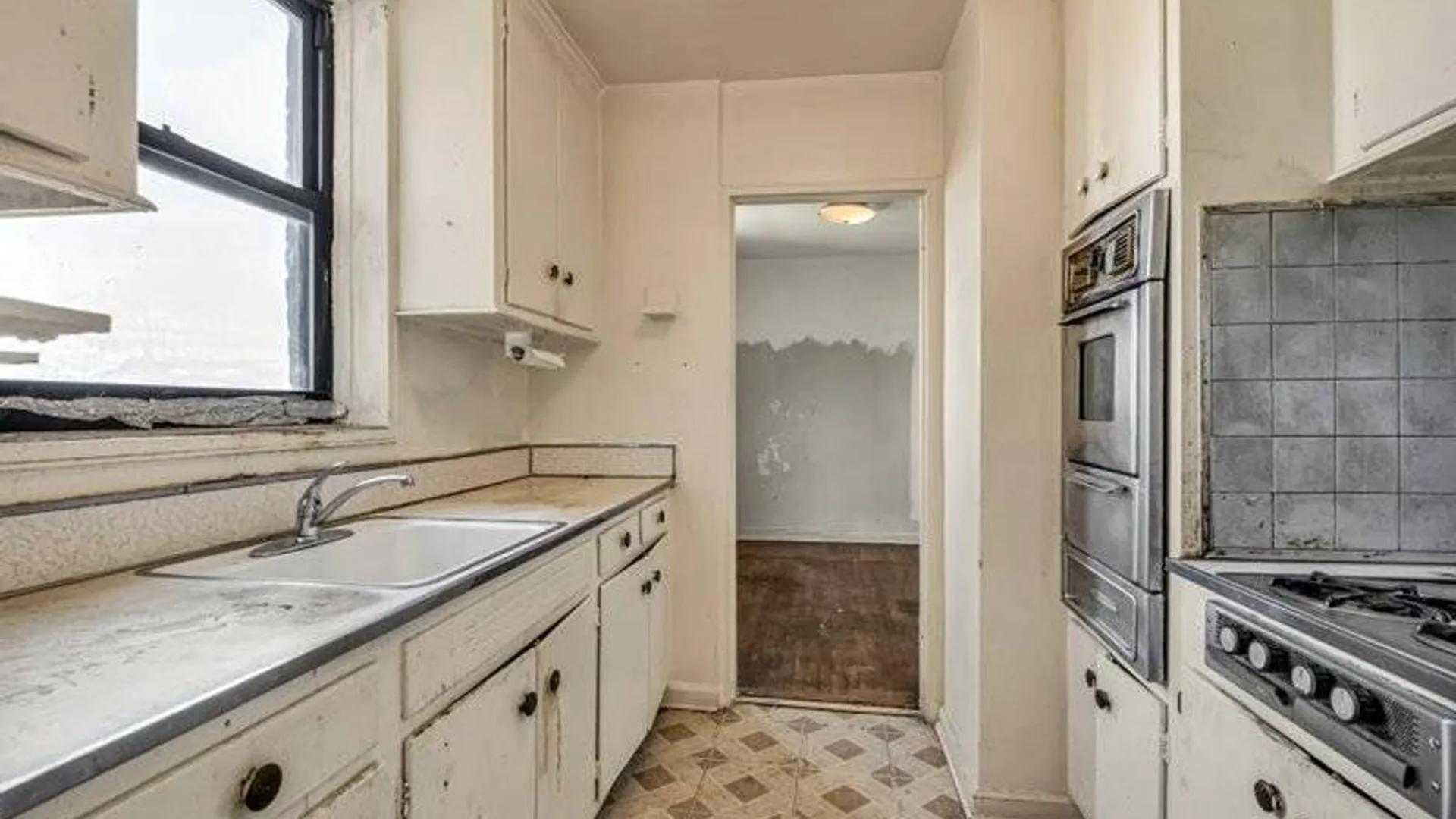 Property at 2475 East 11th Street, Brooklyn, NY 11235 8
