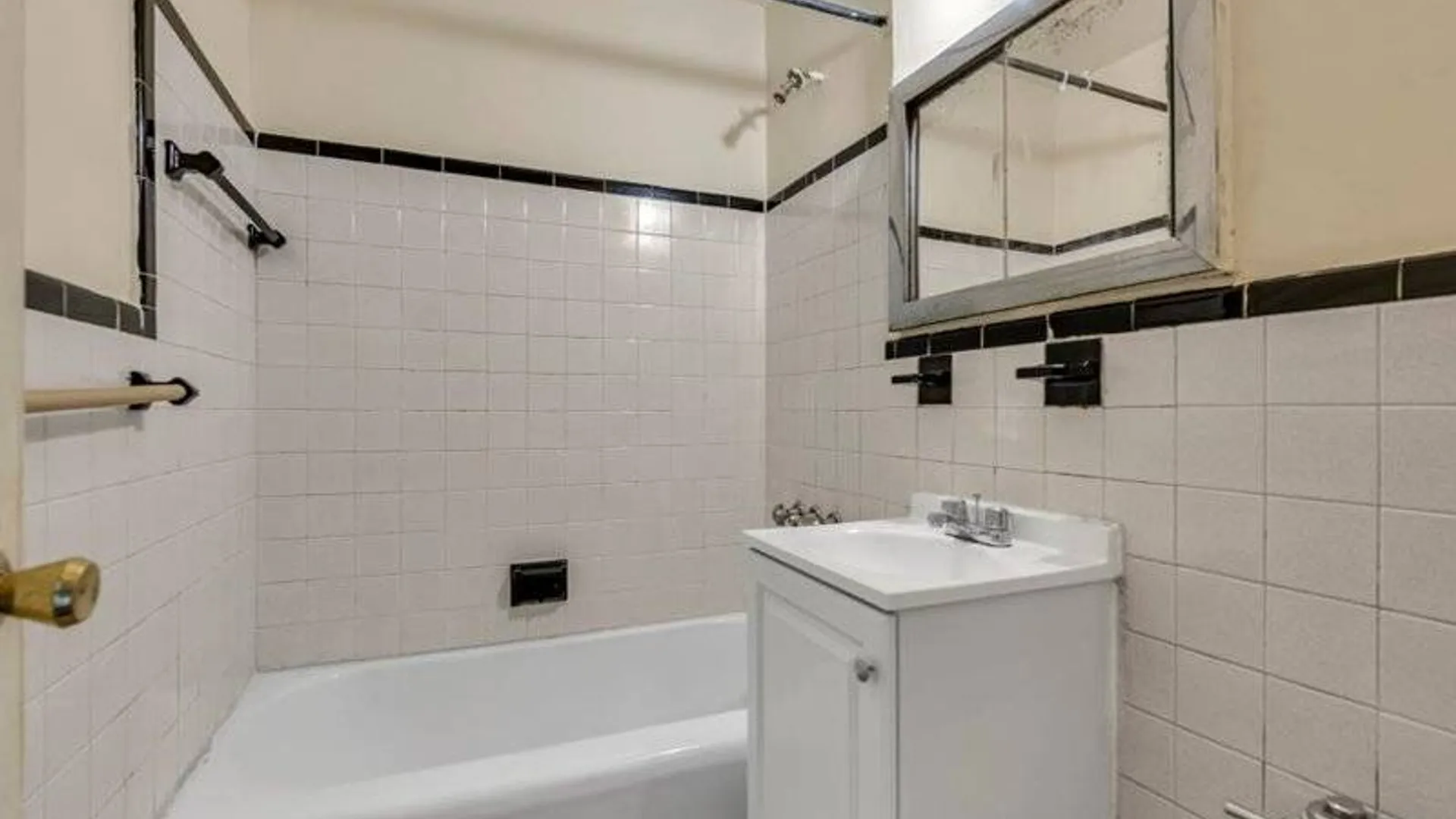 Property at 2475 East 11th Street, Brooklyn, NY 11235 13