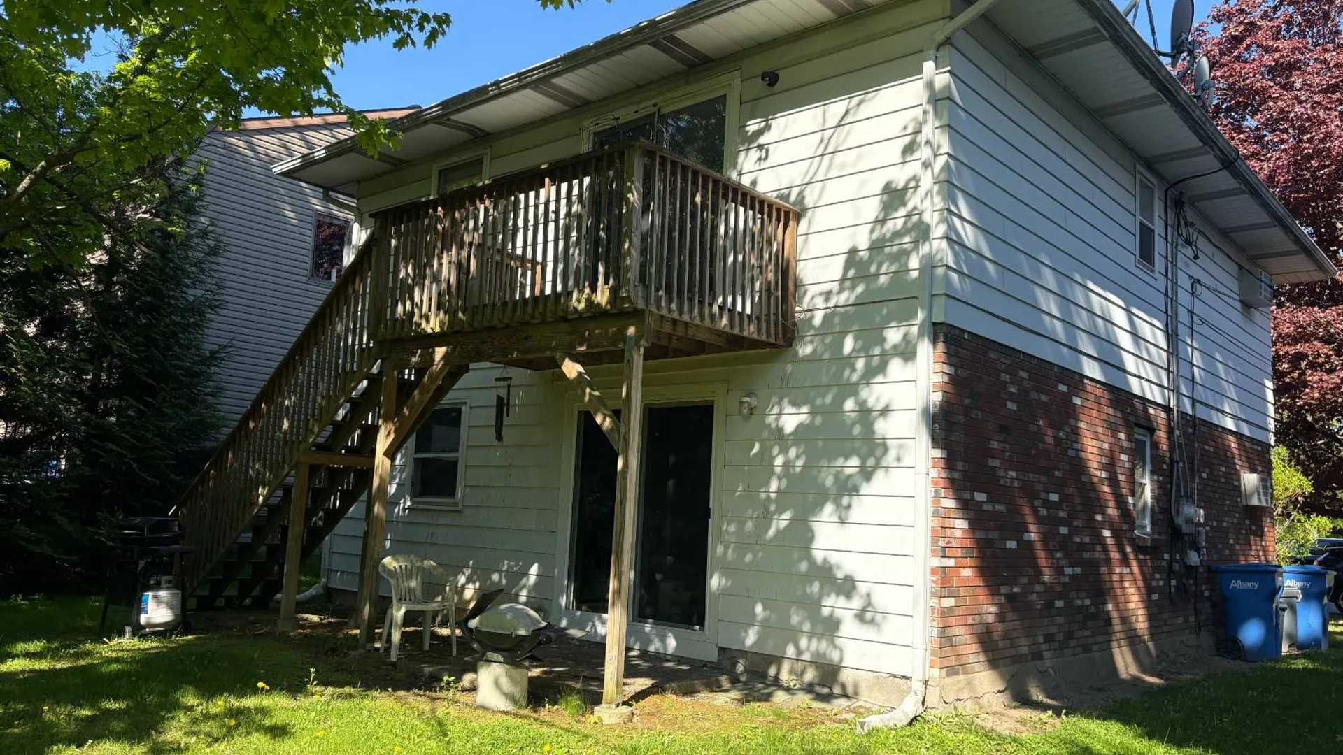 Property at 431-433 W Lawrence Street, Albany, NY 12208 4