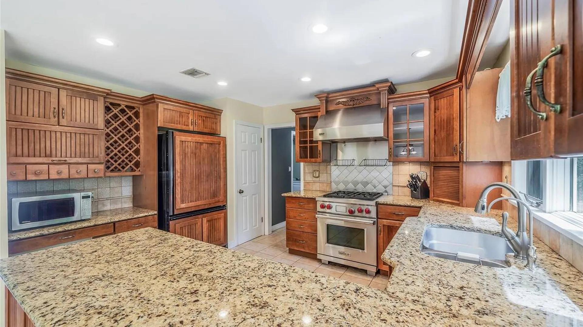Property at 4 Carol Court, Mount Sinai, NY 11766 6