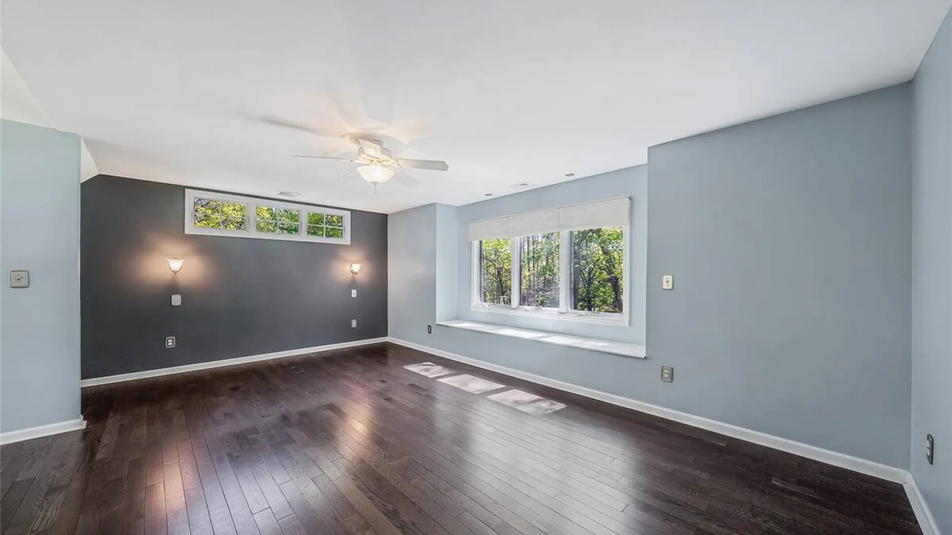 Property at 4 Carol Court, Mount Sinai, NY 11766 12