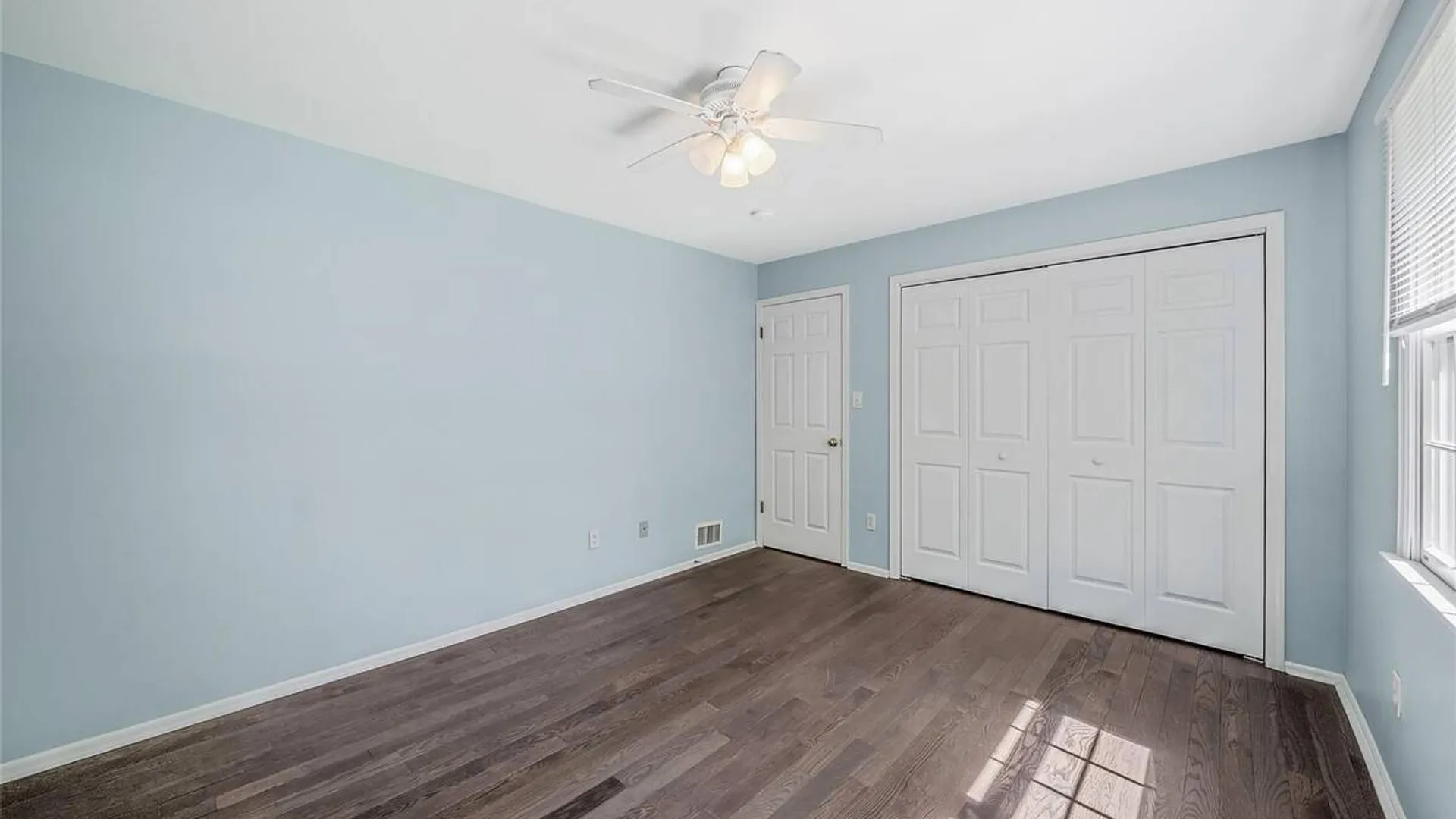 Property at 4 Carol Court, Mount Sinai, NY 11766 17