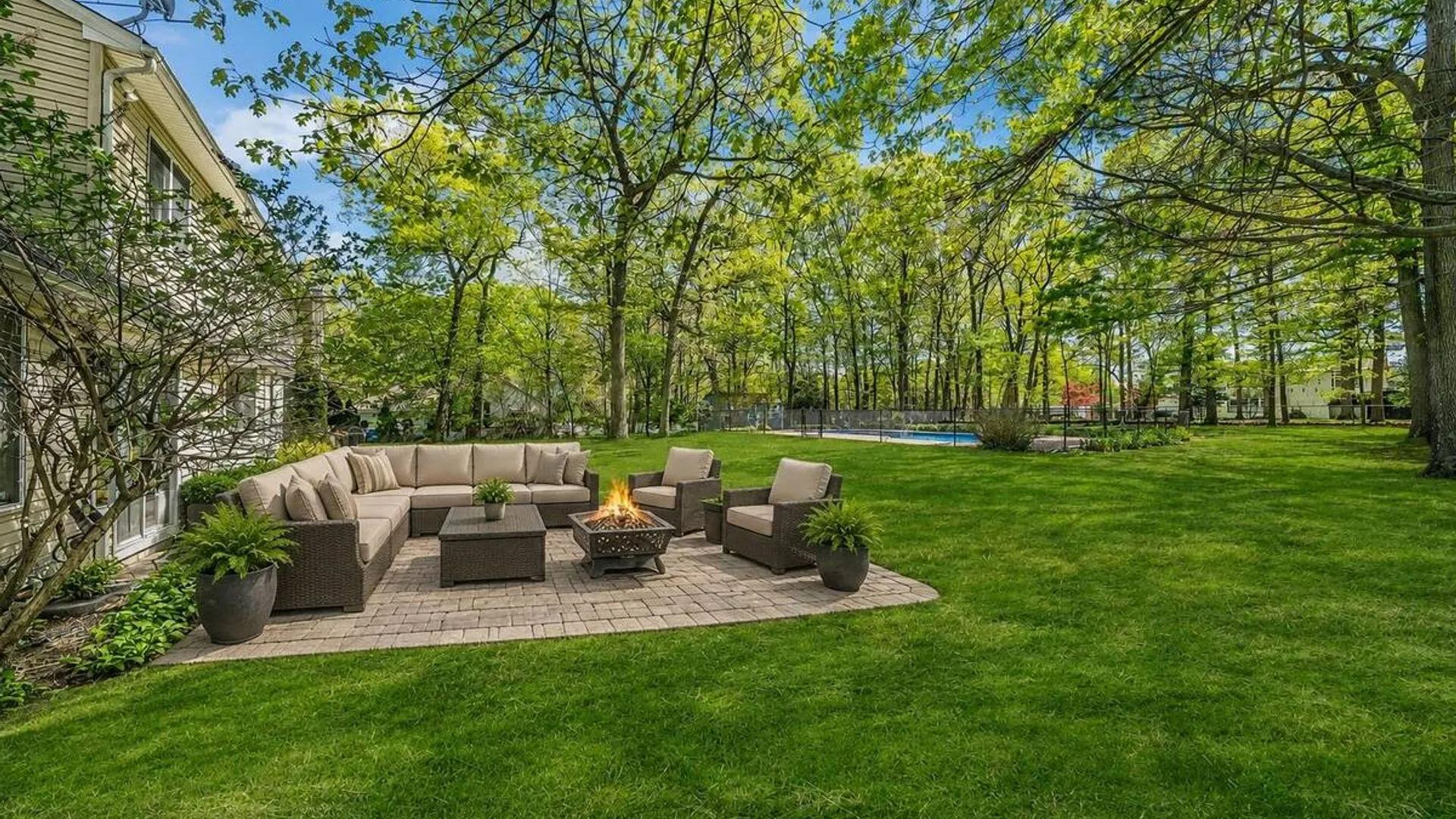 Property at 4 Carol Court, Mount Sinai, NY 11766 25