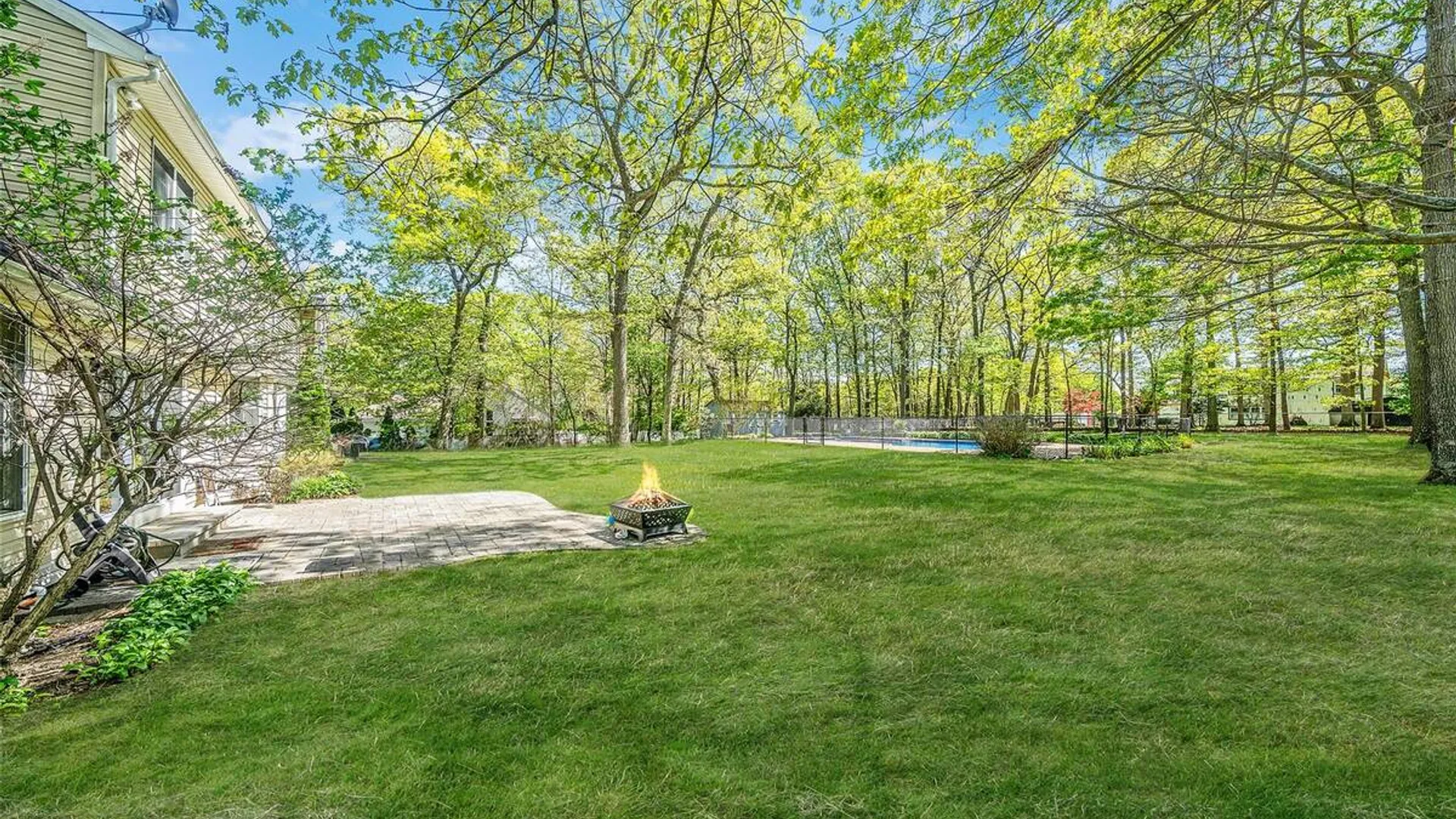 Property at 4 Carol Court, Mount Sinai, NY 11766 26
