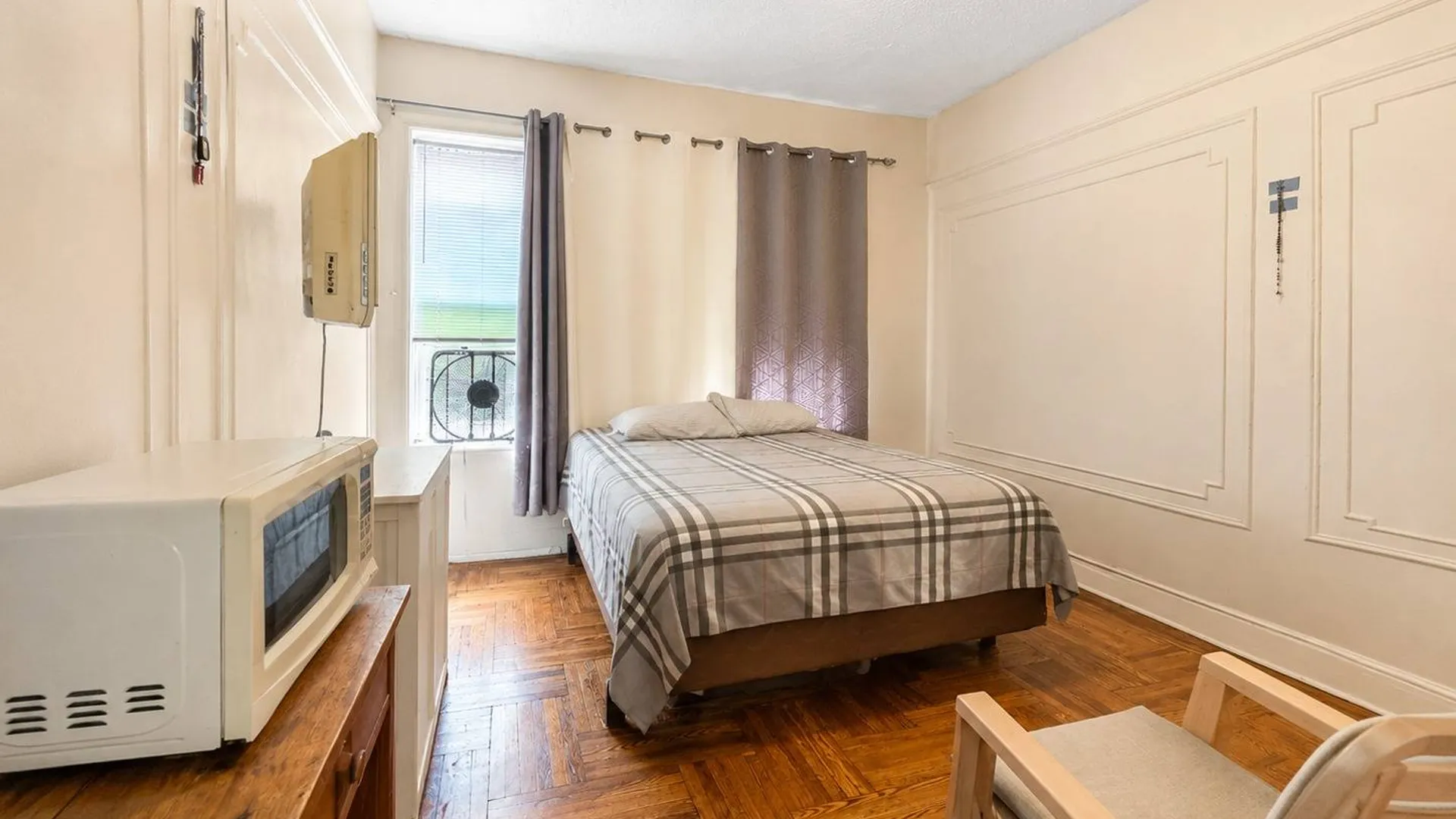 Property at 479 E 94th St, Brooklyn, NY 11212 7