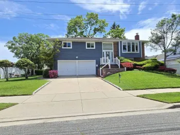 Property at 15 6th Avenue, Farmingdale, NY 11735