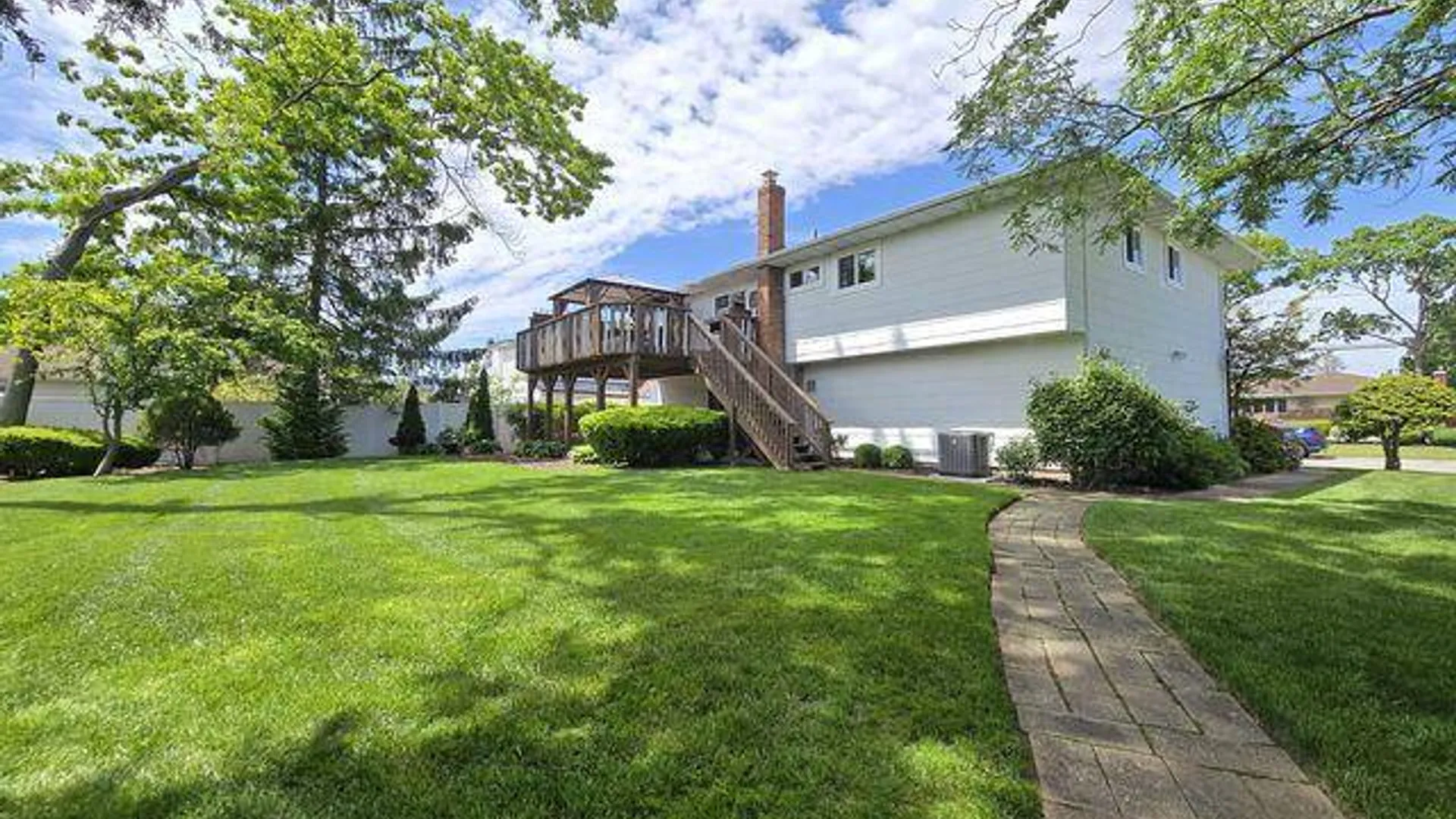 Property at 15 6th Avenue, Farmingdale, NY 11735 5