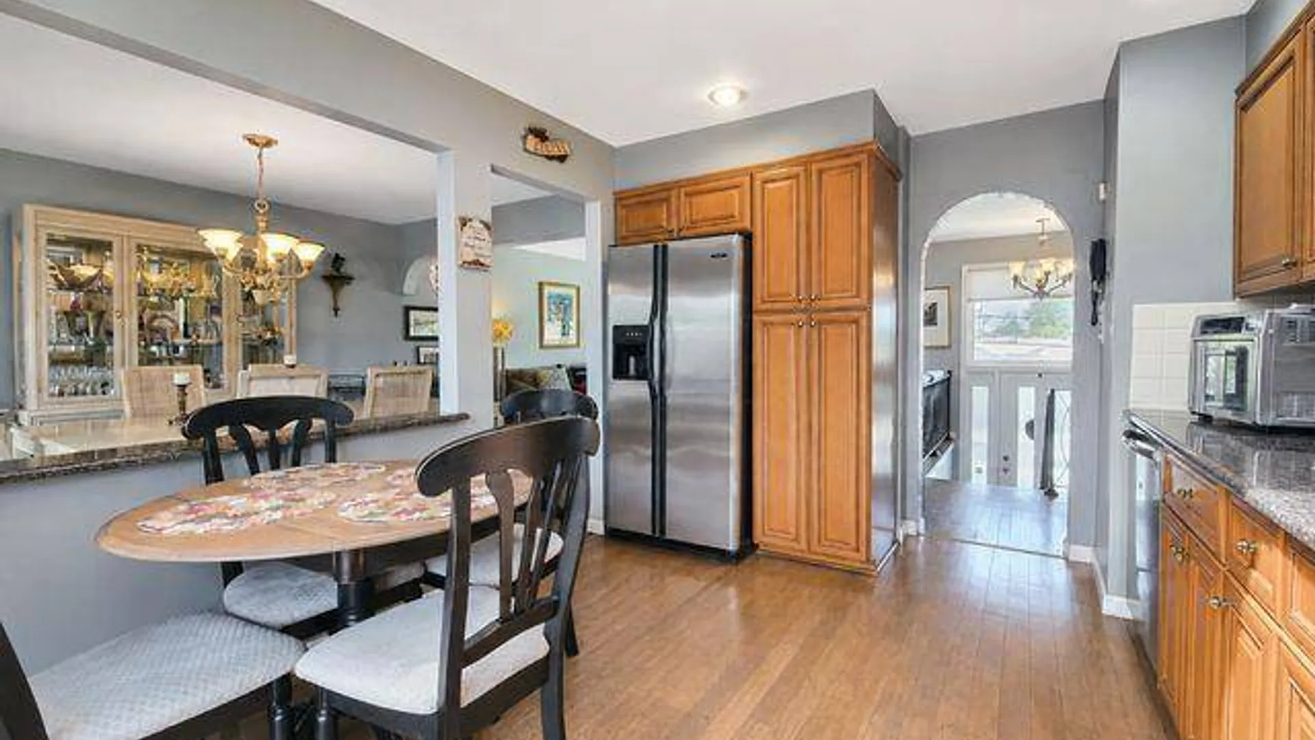 Property at 15 6th Avenue, Farmingdale, NY 11735 15