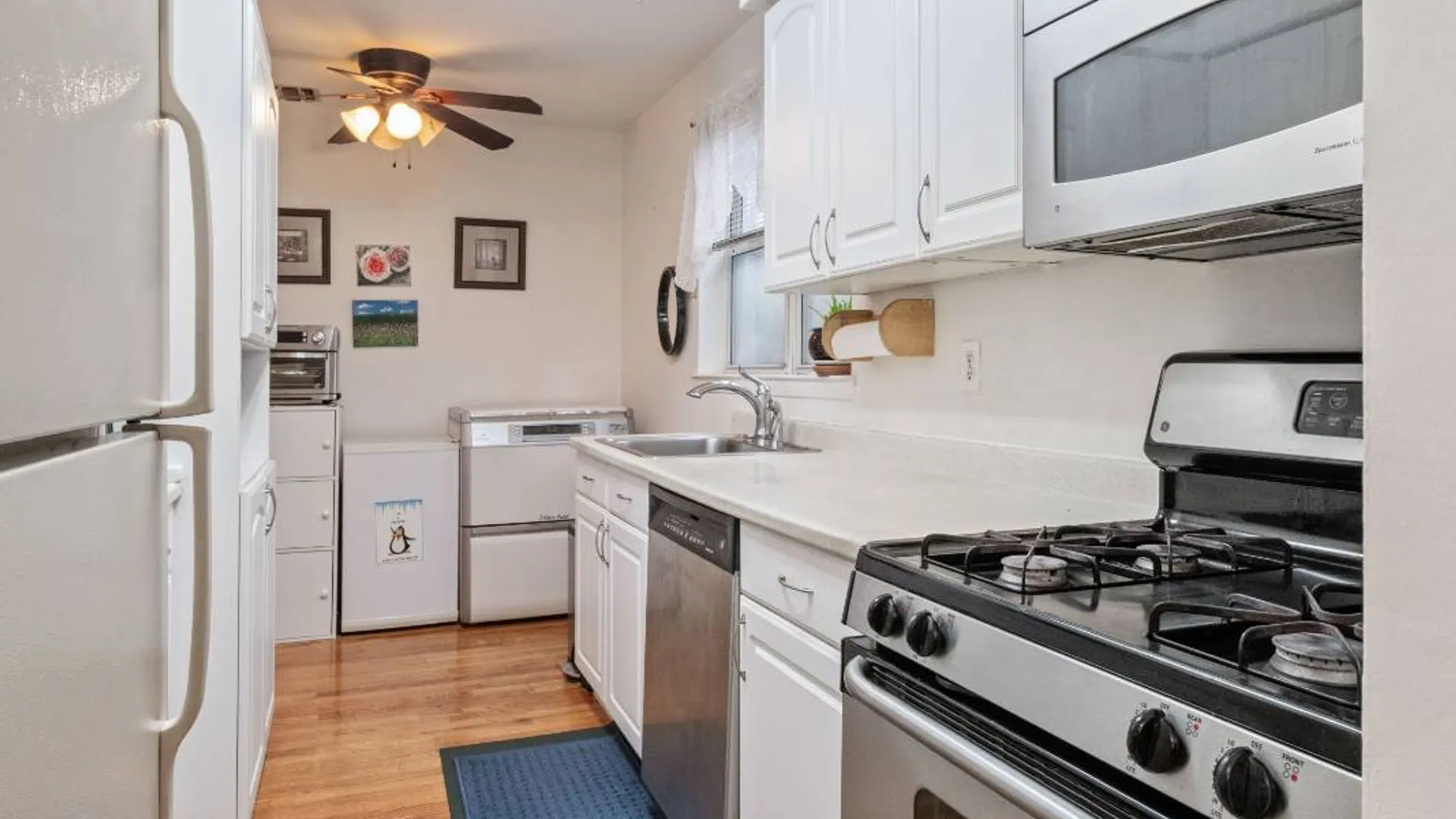 Property at 67-27 Cloverdale Blvd, Oakland Gardens, NY 11364 13