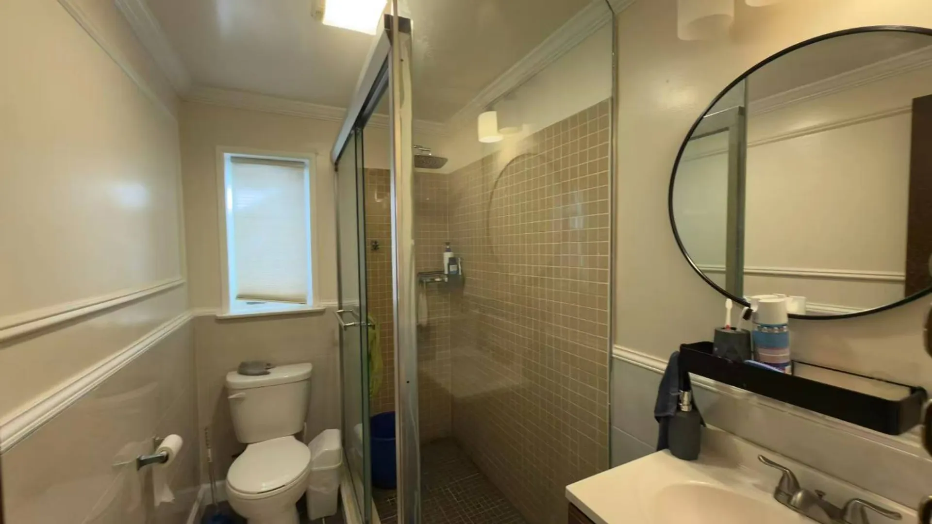 Property at 181-01 64 Ave, Fresh Meadows, NY 11365 4