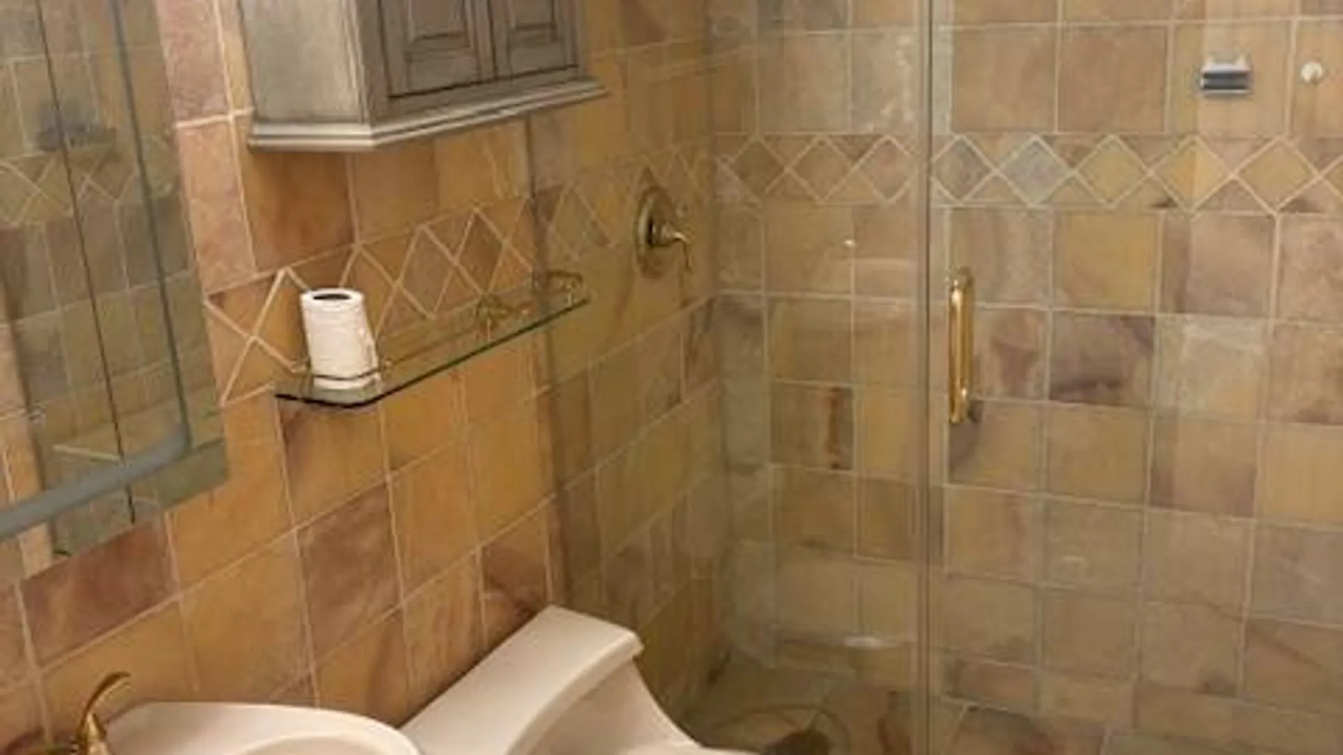 Property at 152-18 Union Turnpike, Fresh Meadows, NY 11367 3