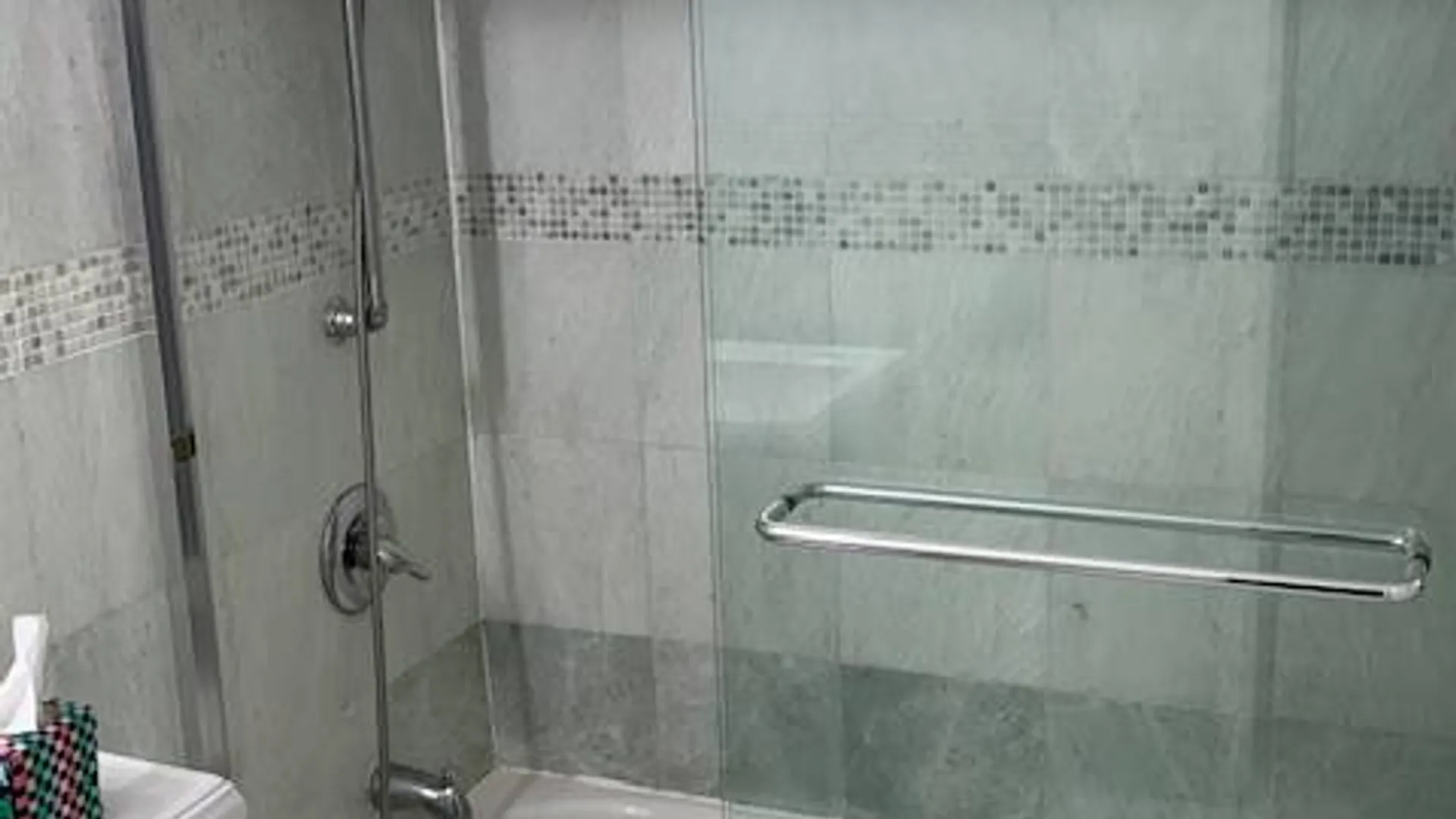 Property at 152-18 Union Turnpike, Fresh Meadows, NY 11367 7