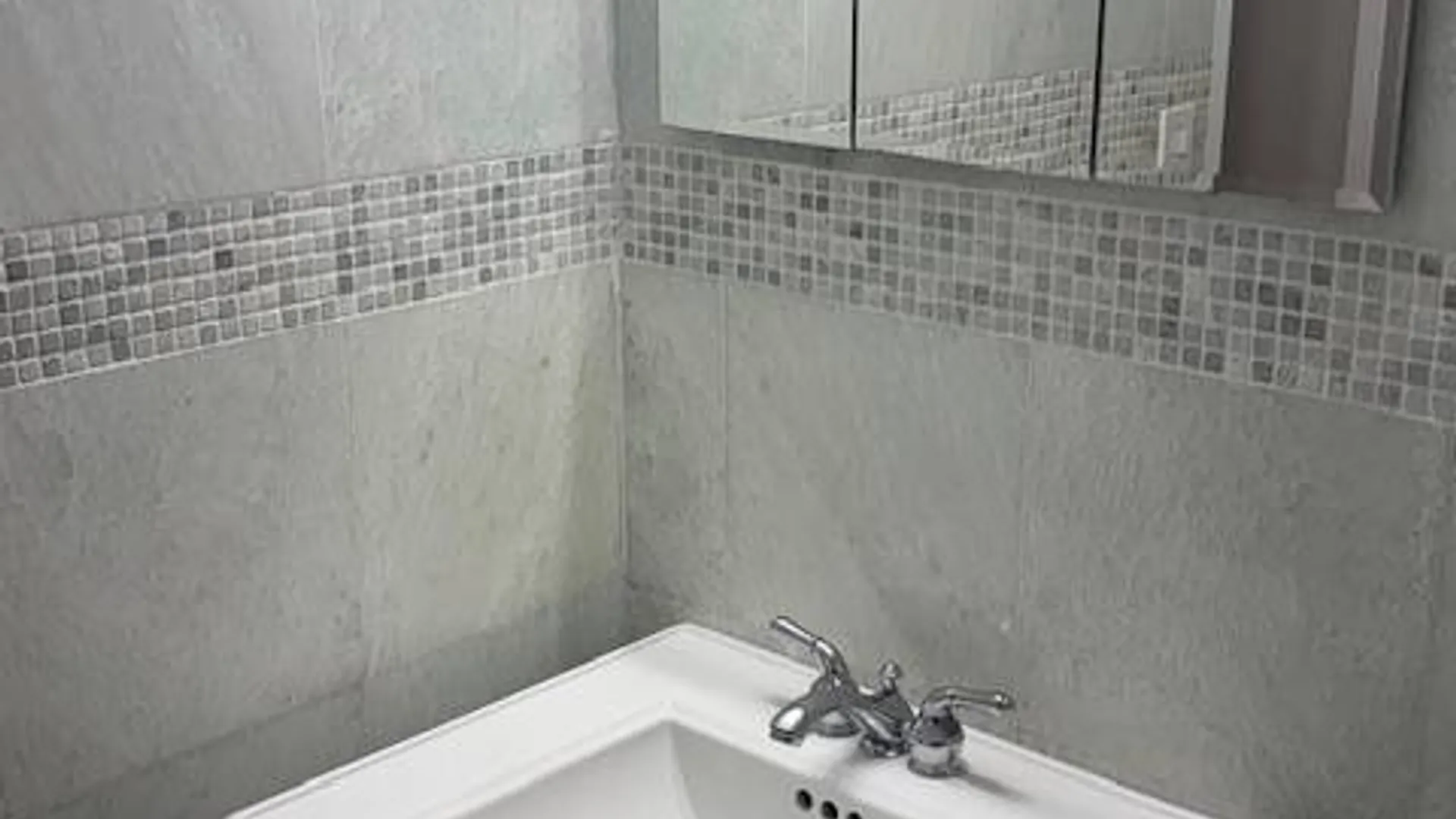 Property at 152-18 Union Turnpike, Fresh Meadows, NY 11367 8