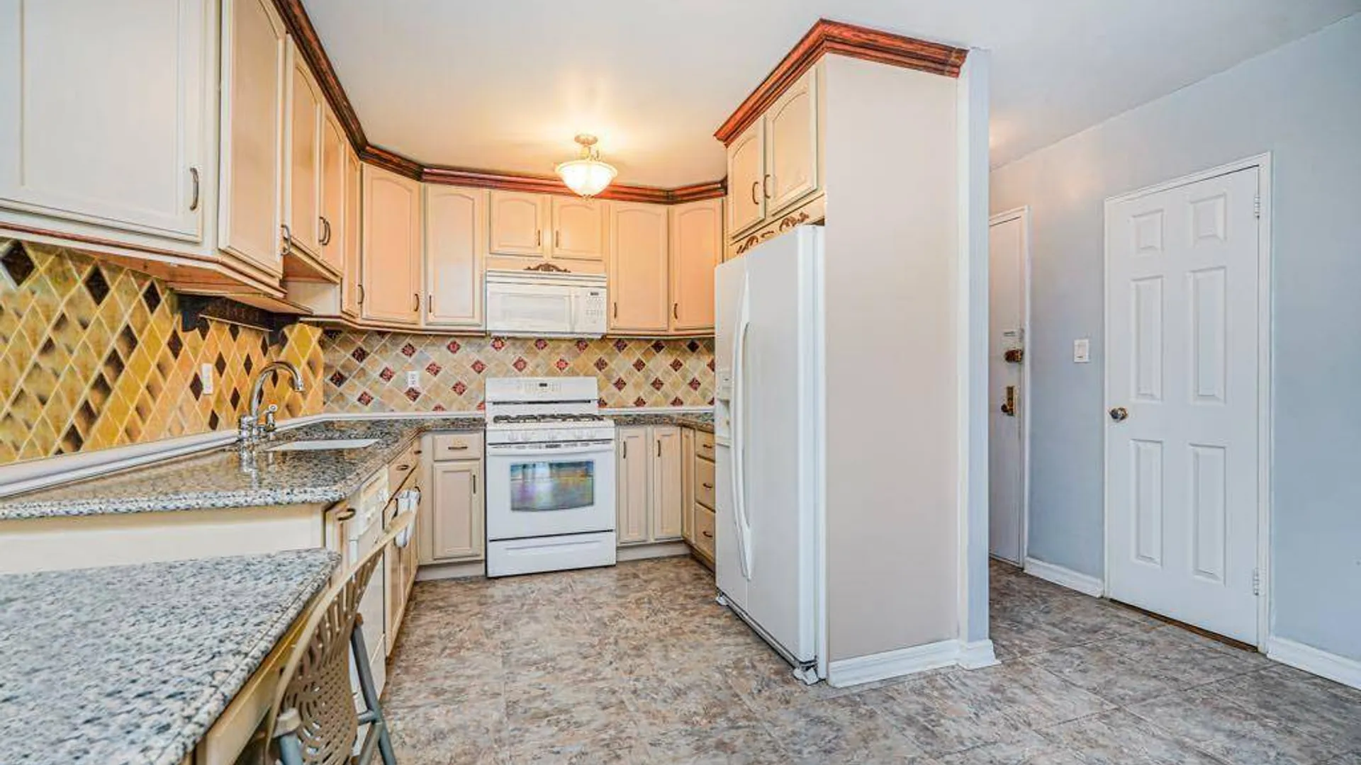 Property at 2265 Gerritsen Ave, Brooklyn, NY 11229 3