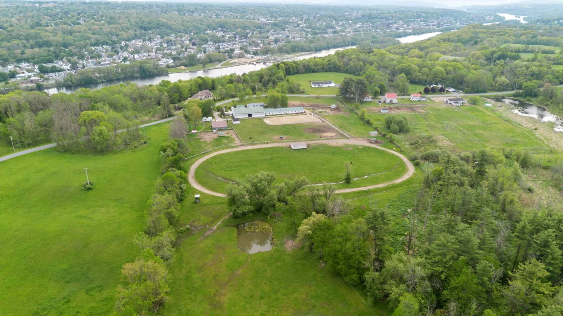 Property at 802 QUEEN ANN ROAD, Amsterdam, NY 12010 11