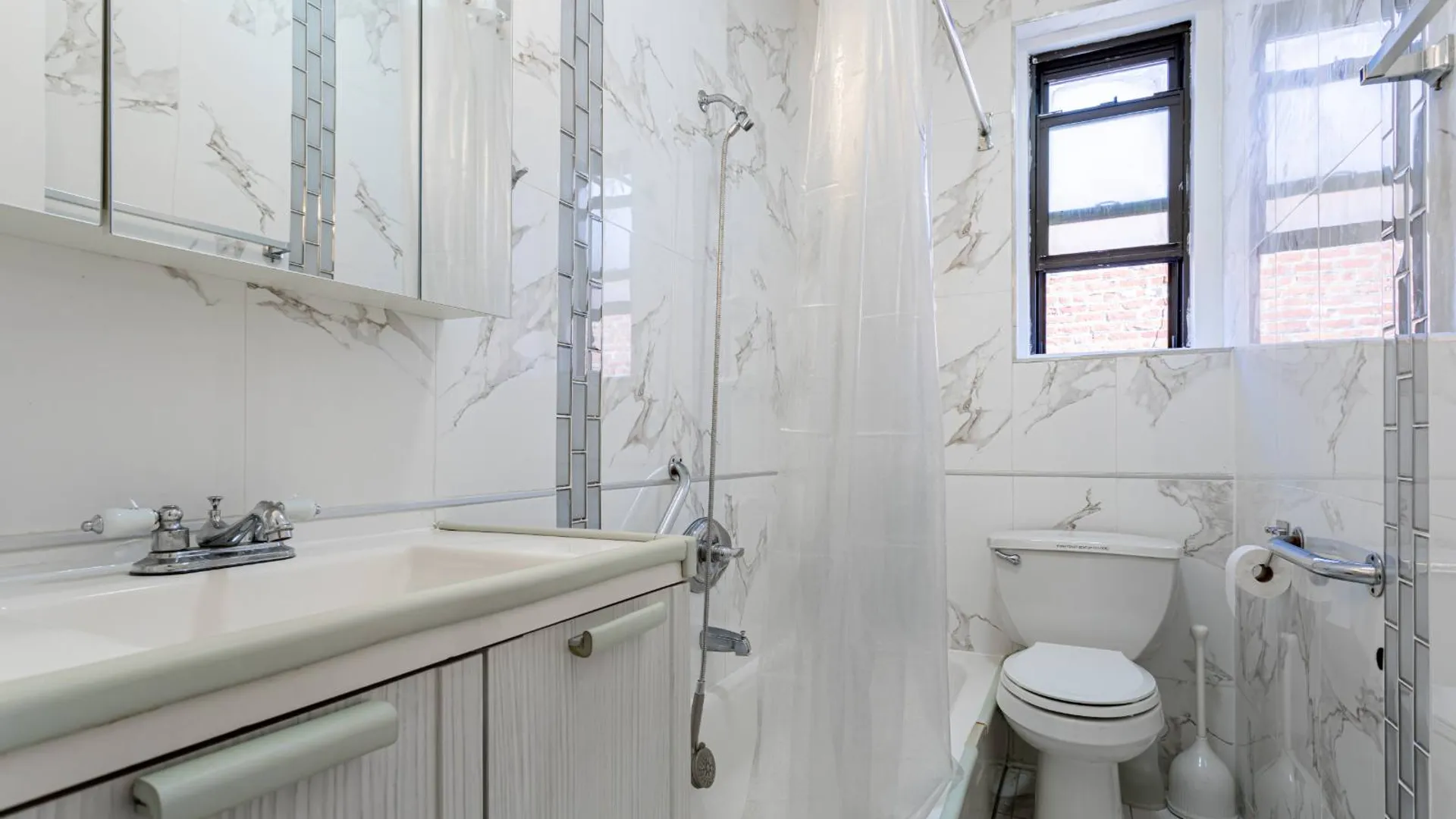 Property at 313 Brightwater Ct, Brooklyn, NY 11235 15