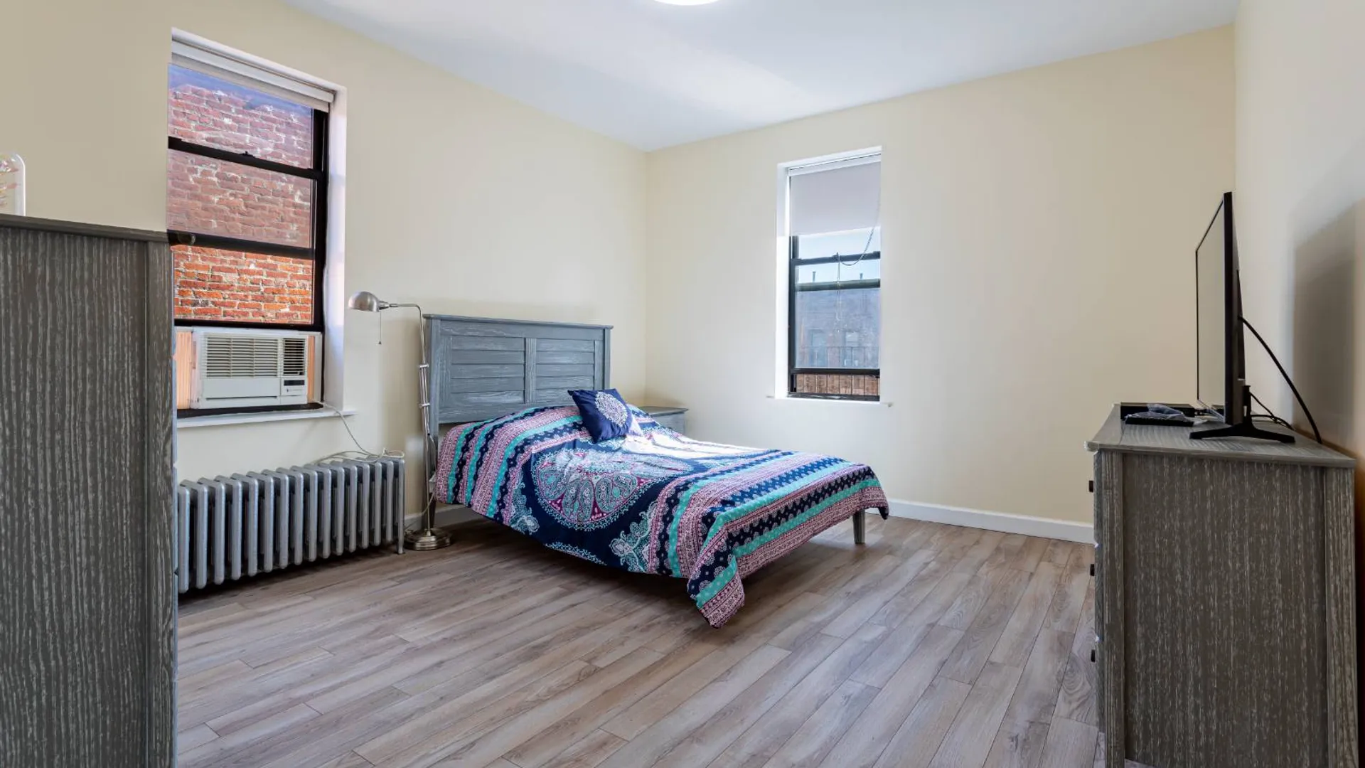 Property at 313 Brightwater Ct, Brooklyn, NY 11235 22