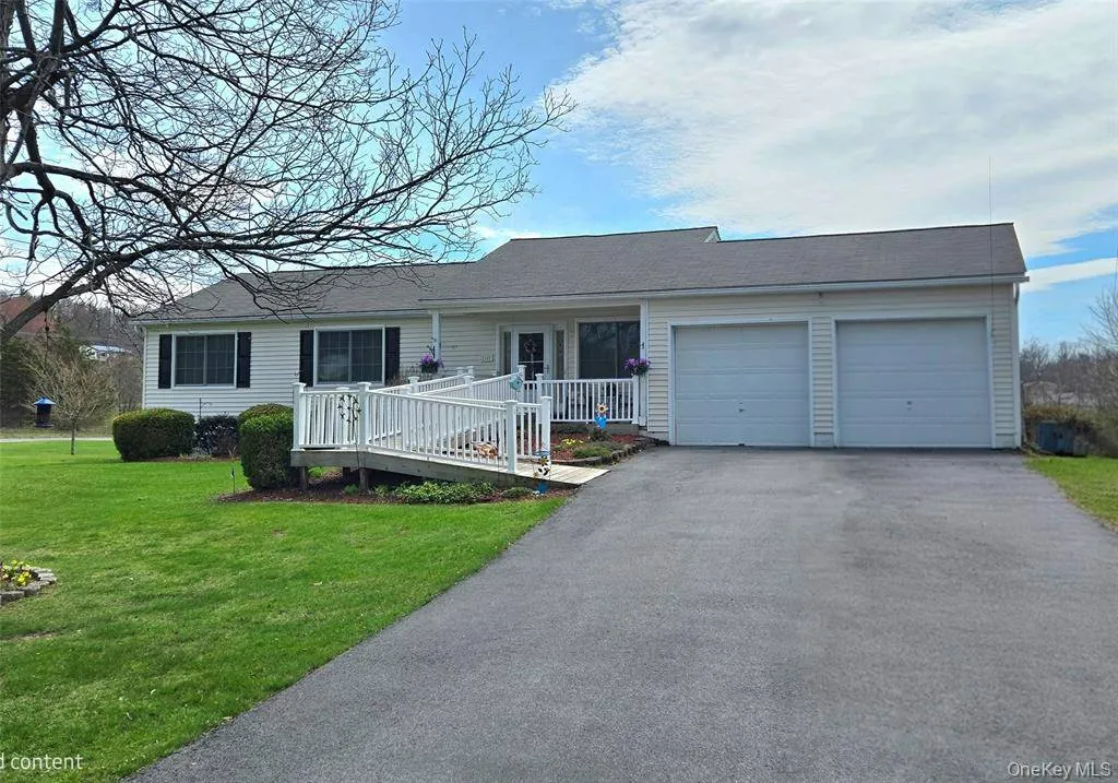 Property at 5 Meadows Ct, Staatsburg, NY 12580