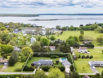 Property at 3 Conrad Rd, Shelter Island, NY 11964