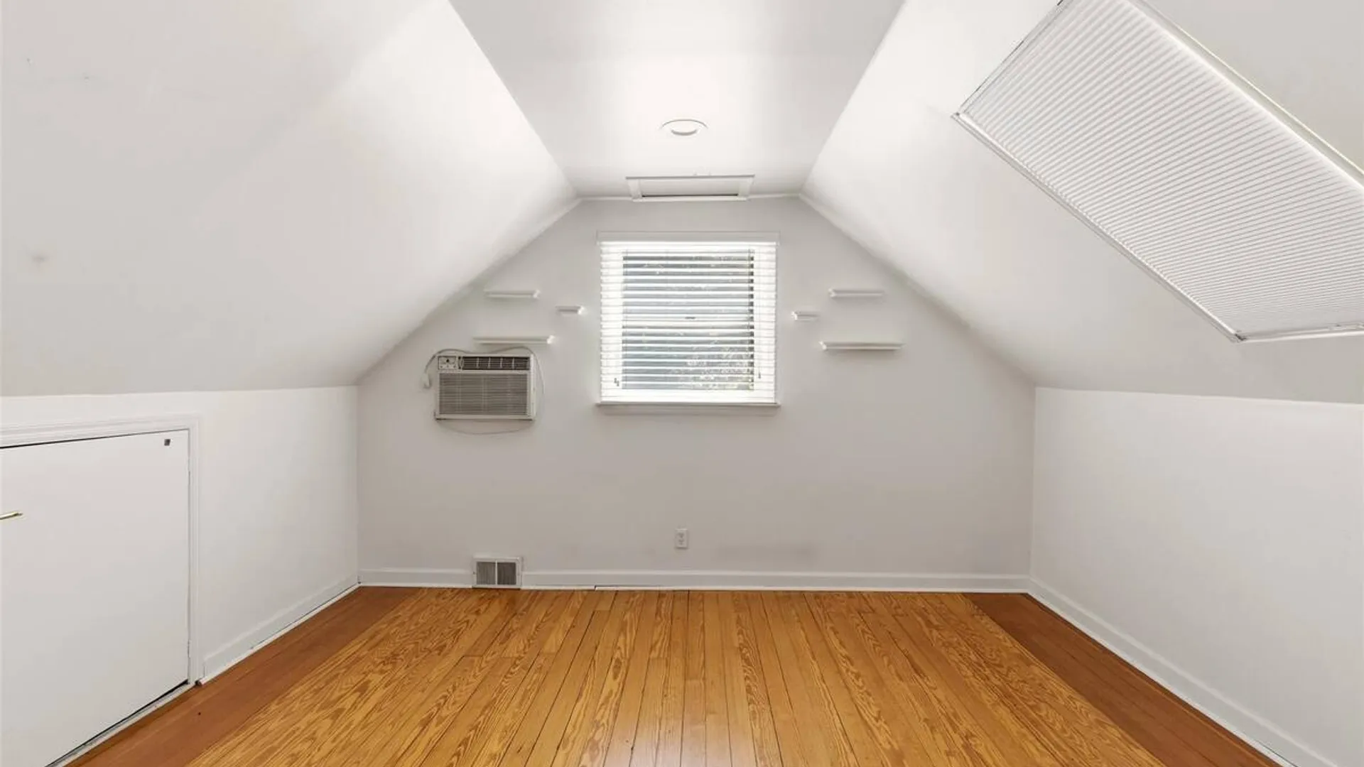 Property at 106 Vineyard Road, Huntington, NY 11743 19