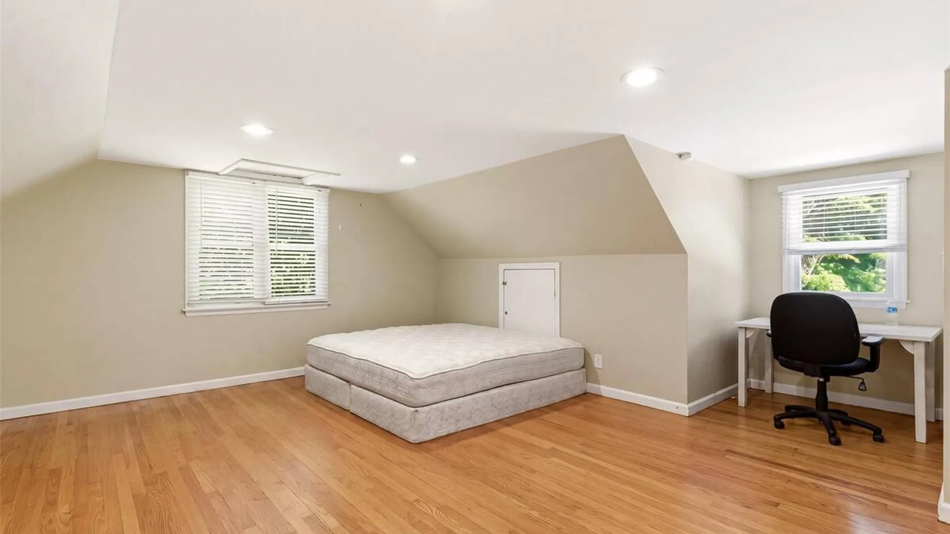 Property at 106 Vineyard Road, Huntington, NY 11743 21