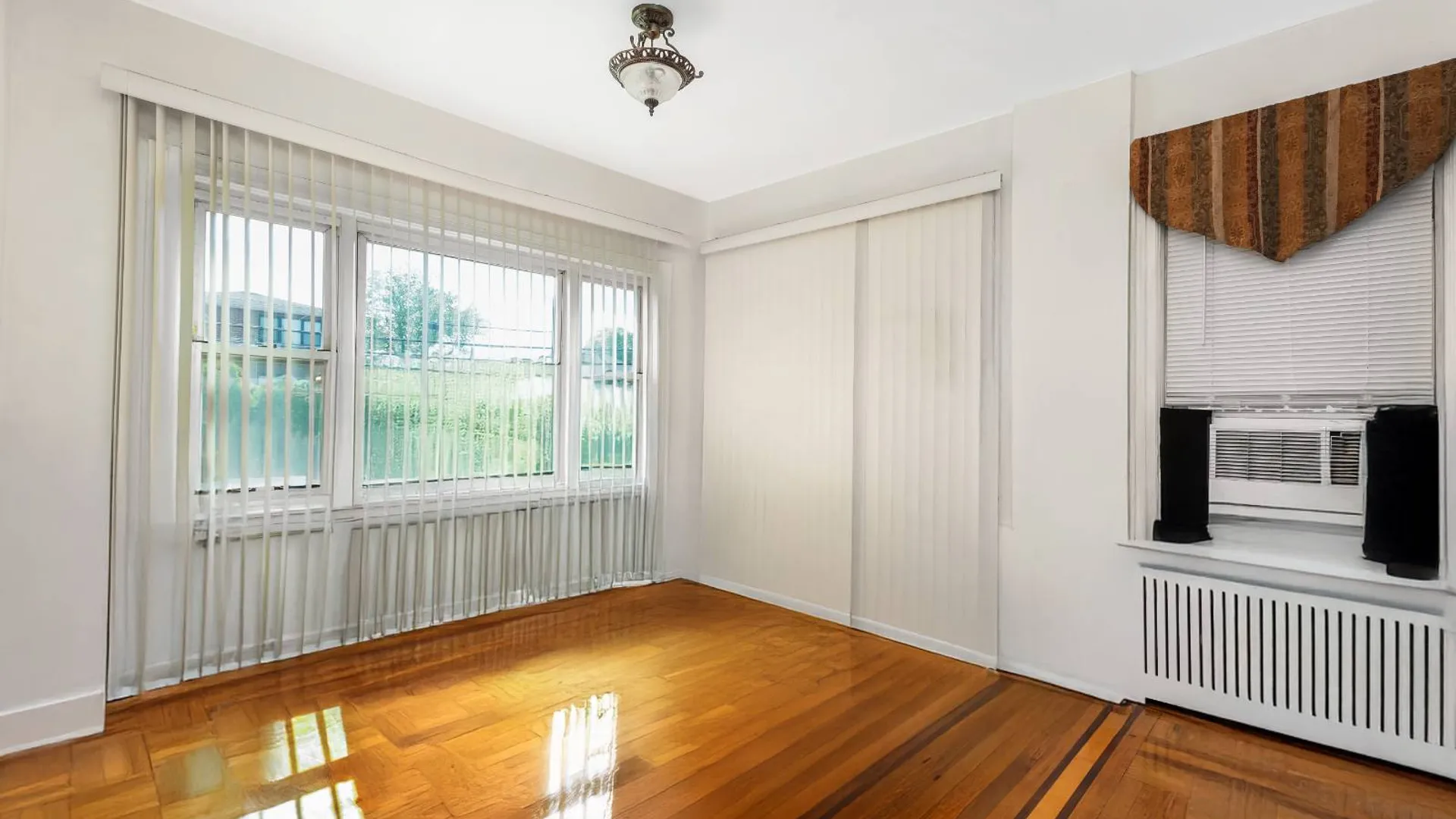 Property at 16-18 149th St, Whitestone, NY 11357 3