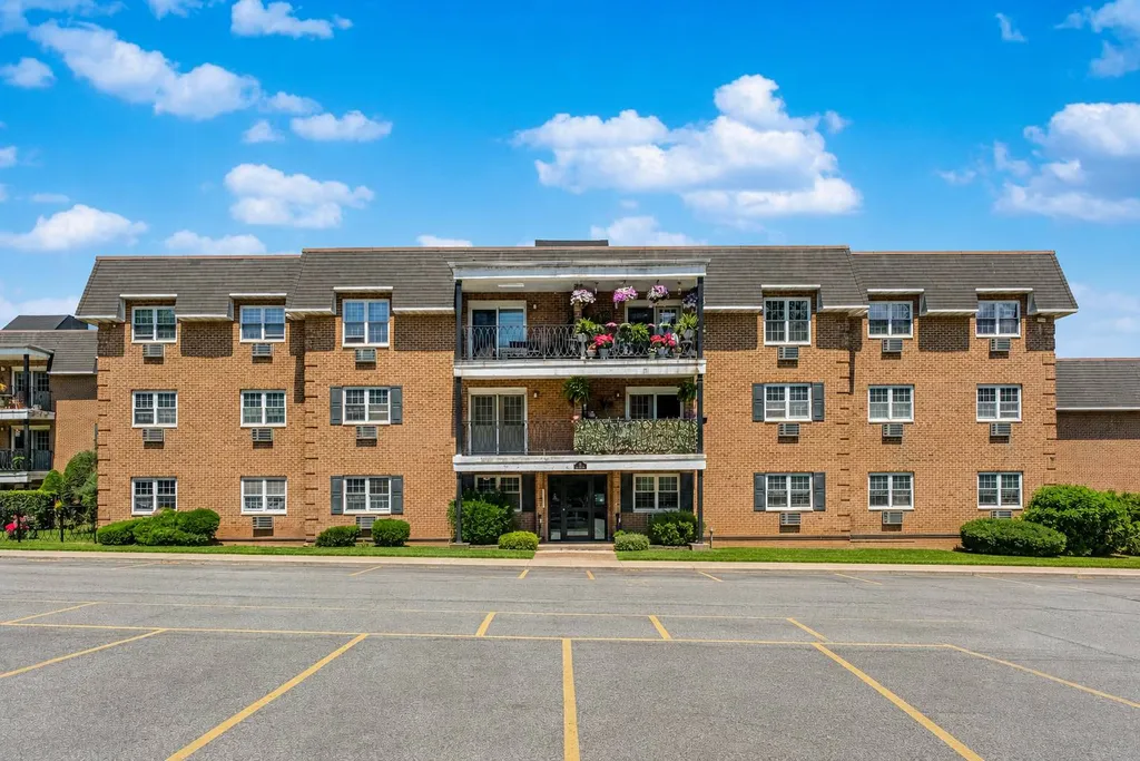 Property at 412 Maryland Ave, Staten Island, NY 10305