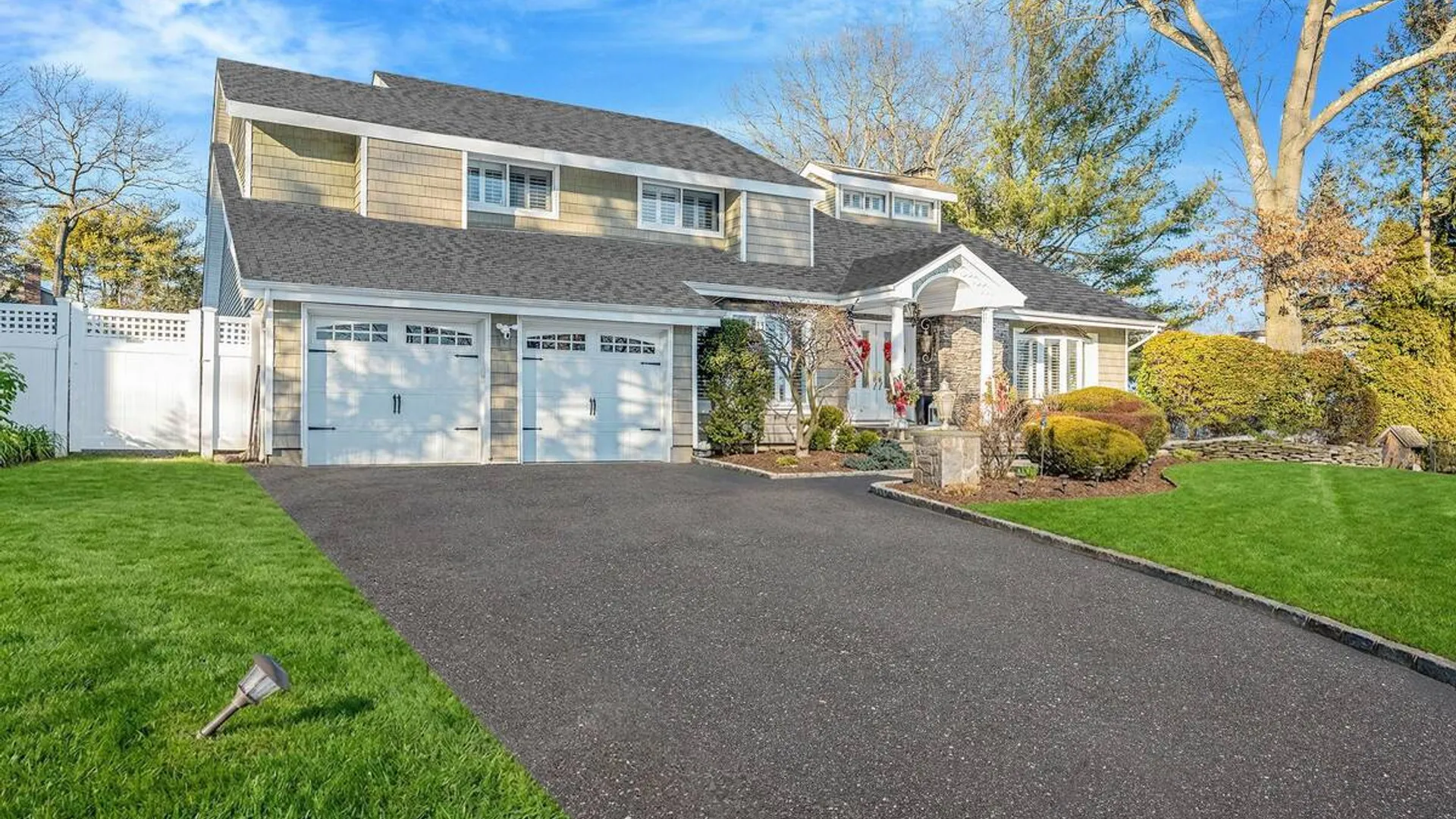 Property at 10 Alpine Court, Smithtown, NY 11787 3
