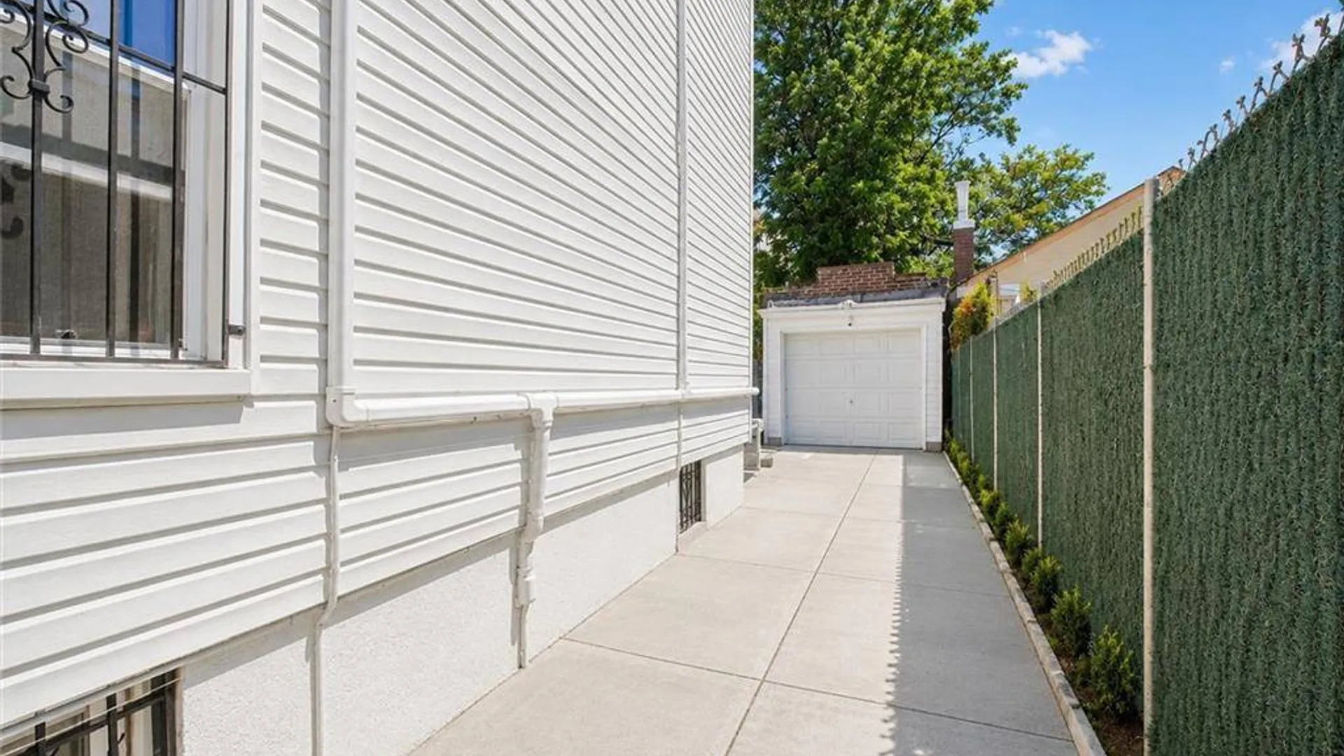 Property at 321 Essex St, Brooklyn, NY 11208 5