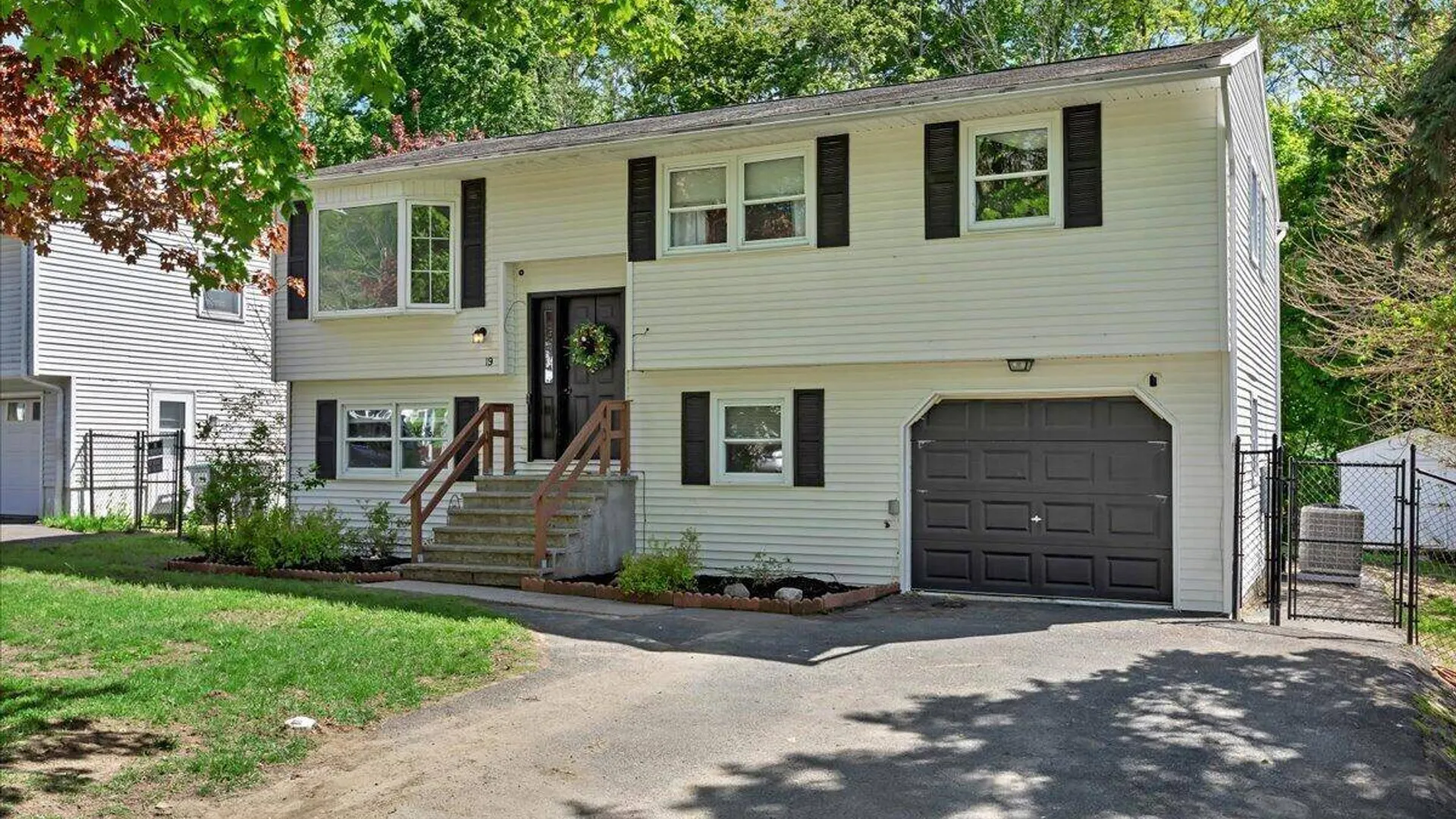 Property at 19 James Lane, Schaghticoke, NY 12182 3