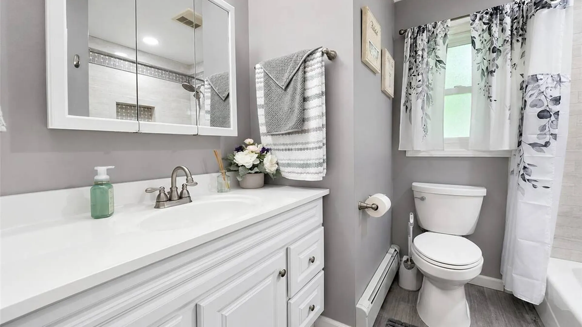 Property at 9 Holly Street, Centereach, NY 11720 13