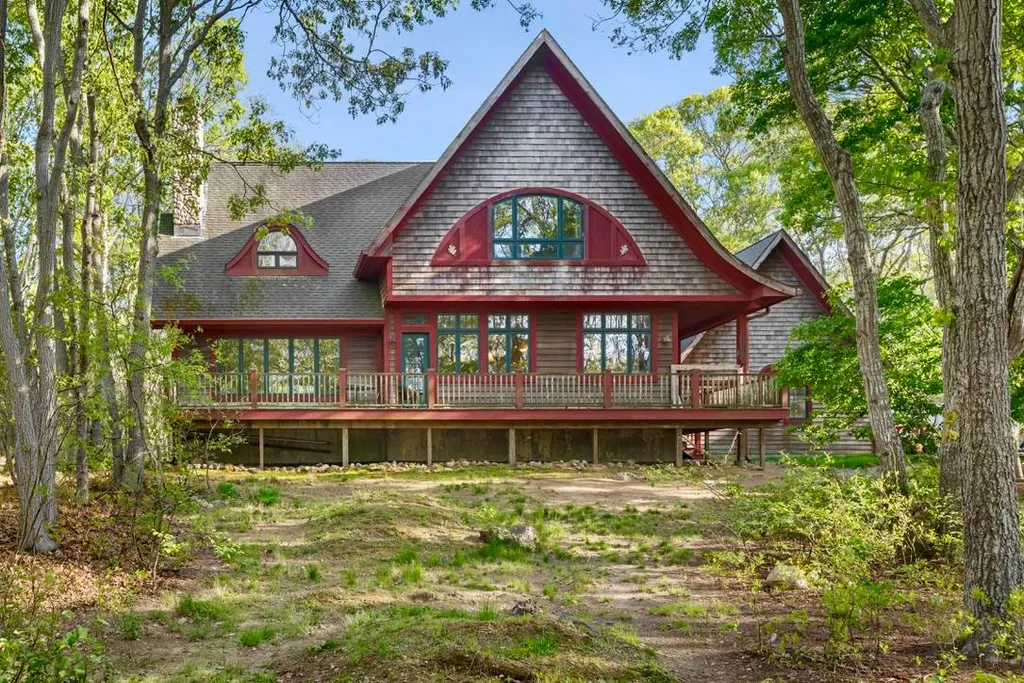 Property at 55 S DAVIS AVE, Montauk, NY 11954