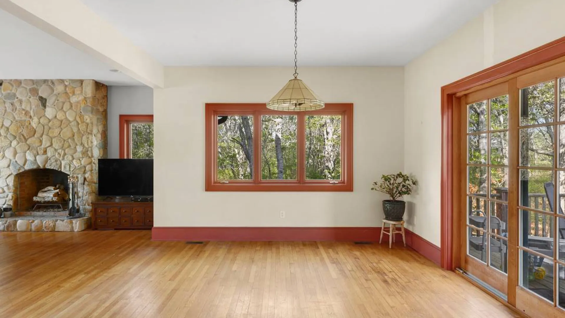 Property at 55 S DAVIS AVE, Montauk, NY 11954 7