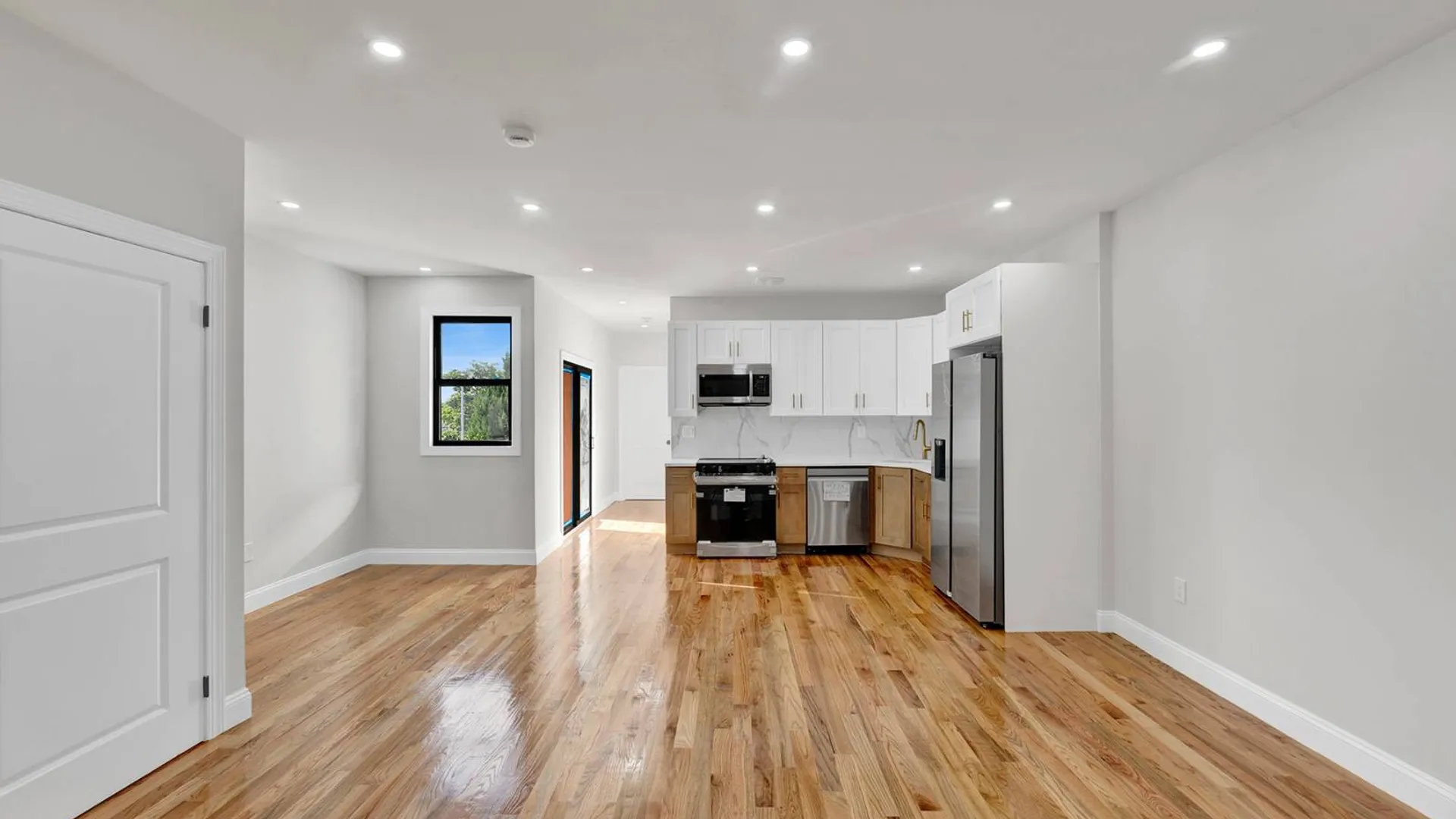 Property at 88-16 97 ave, queens, NY 11416 5