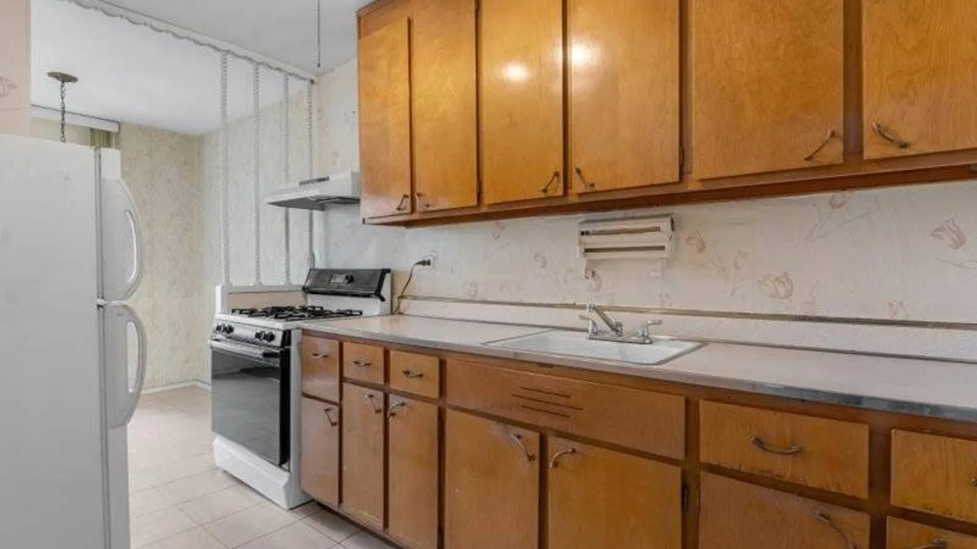 Property at 458 Neptune Avenue, Brooklyn, NY 11224 8