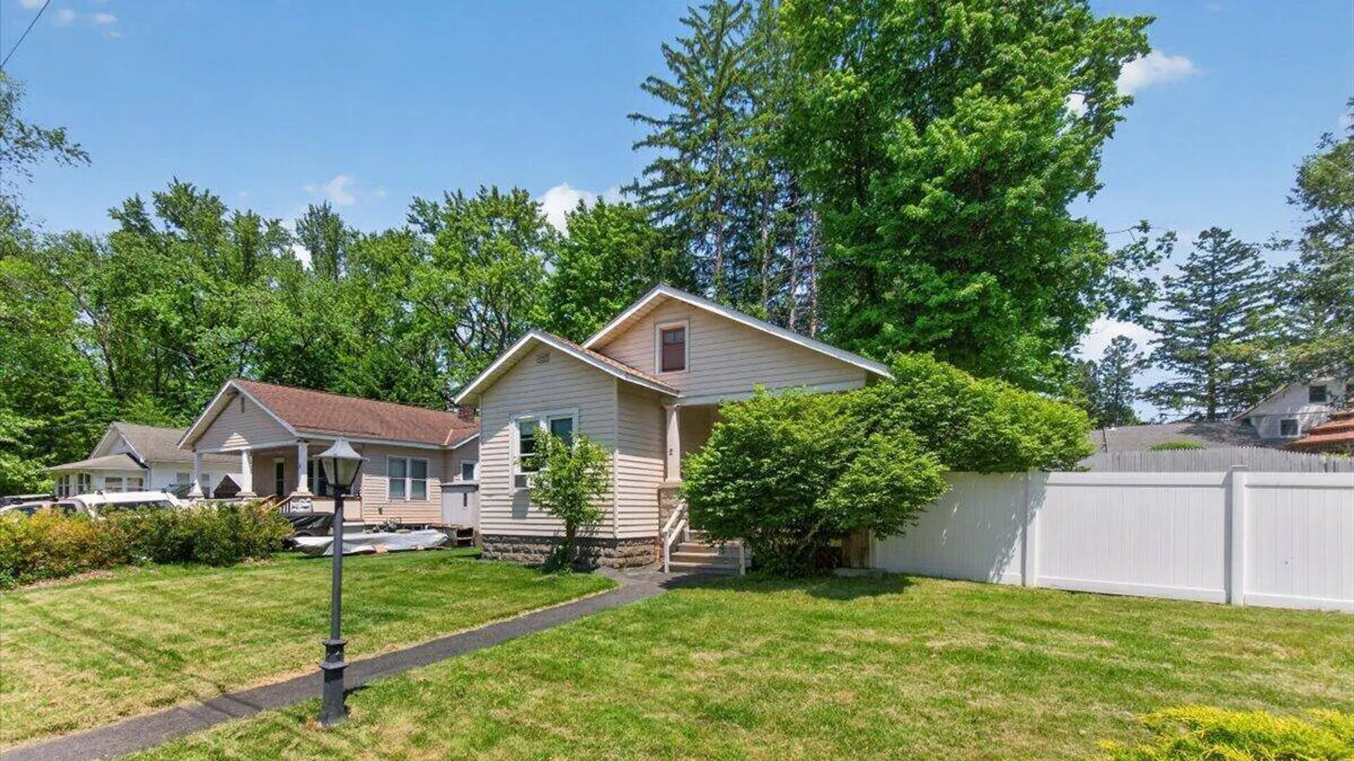 Property at 2 Woodlawn Terrace, Bethlehem, NY 12054 36