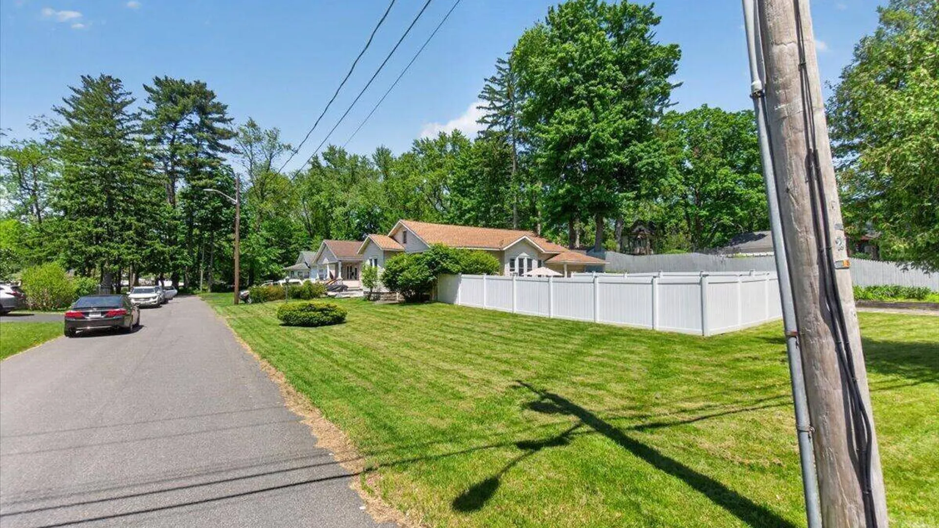 Property at 2 Woodlawn Terrace, Bethlehem, NY 12054 38