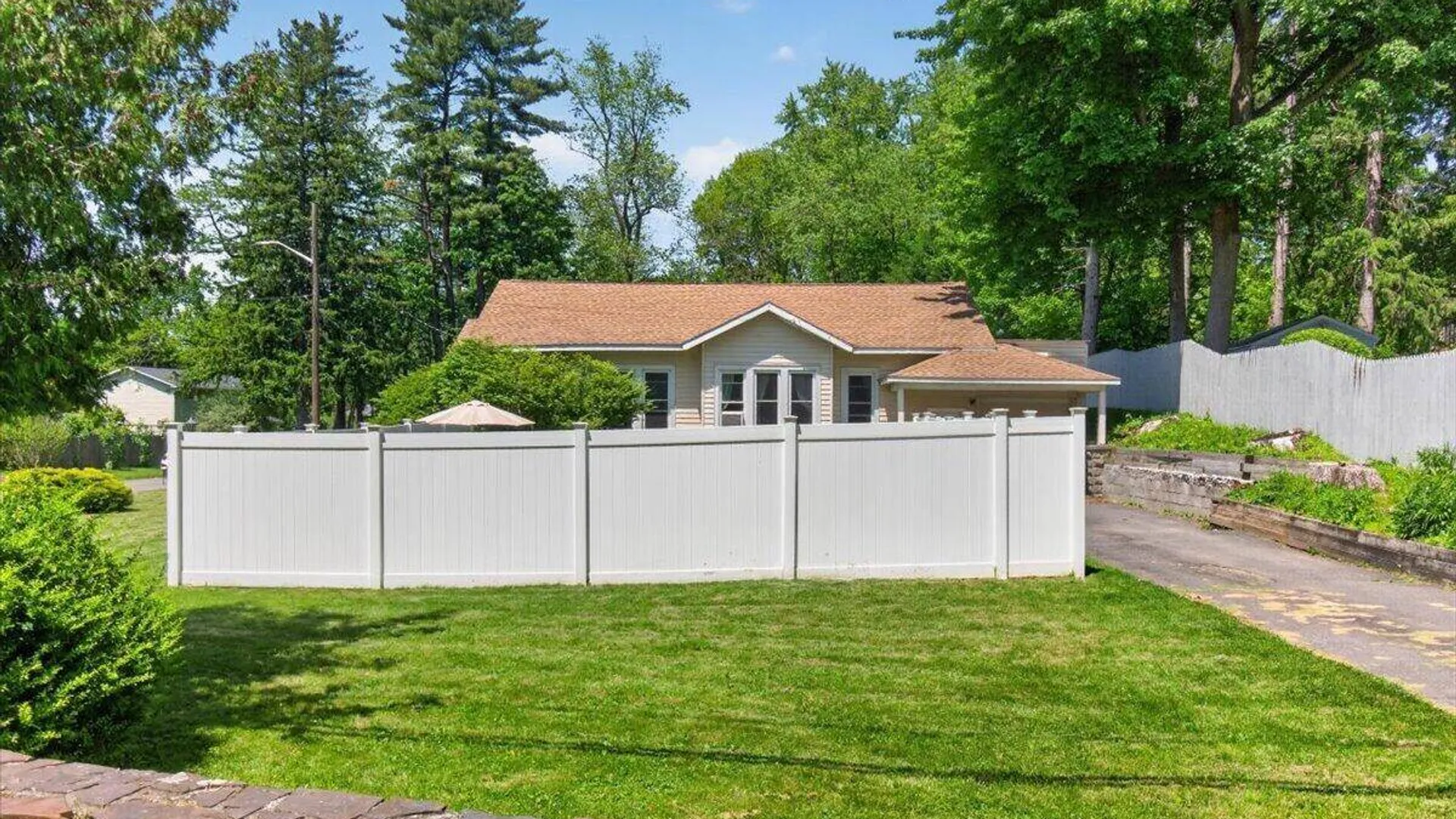 Property at 2 Woodlawn Terrace, Bethlehem, NY 12054 41