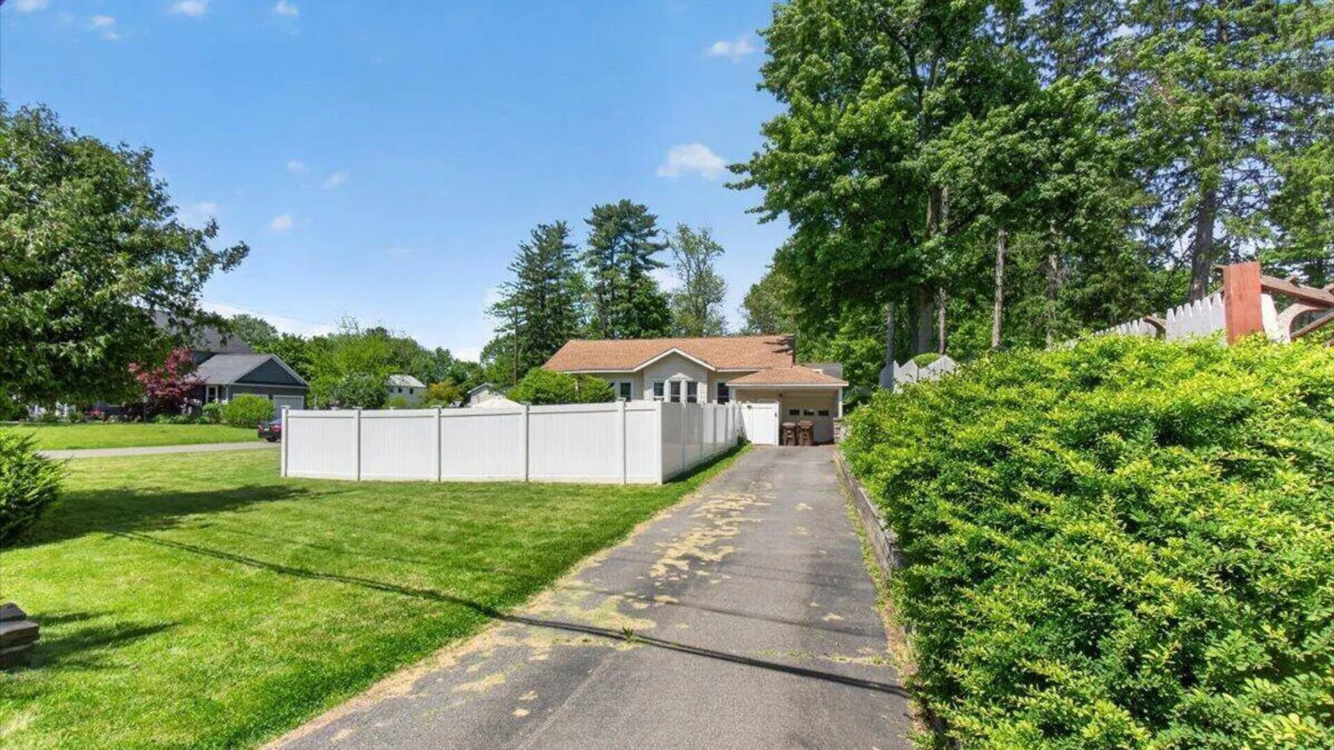 Property at 2 Woodlawn Terrace, Bethlehem, NY 12054 42