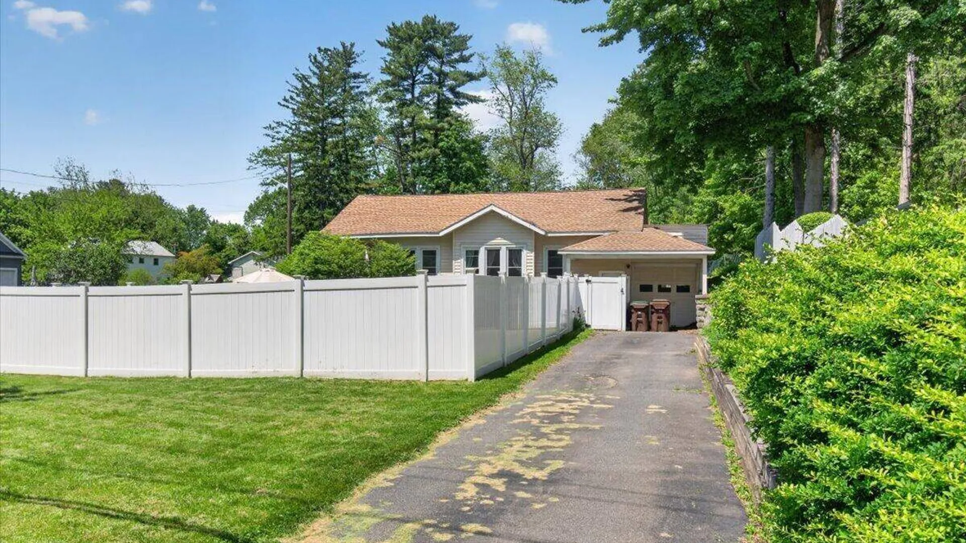 Property at 2 Woodlawn Terrace, Bethlehem, NY 12054 43