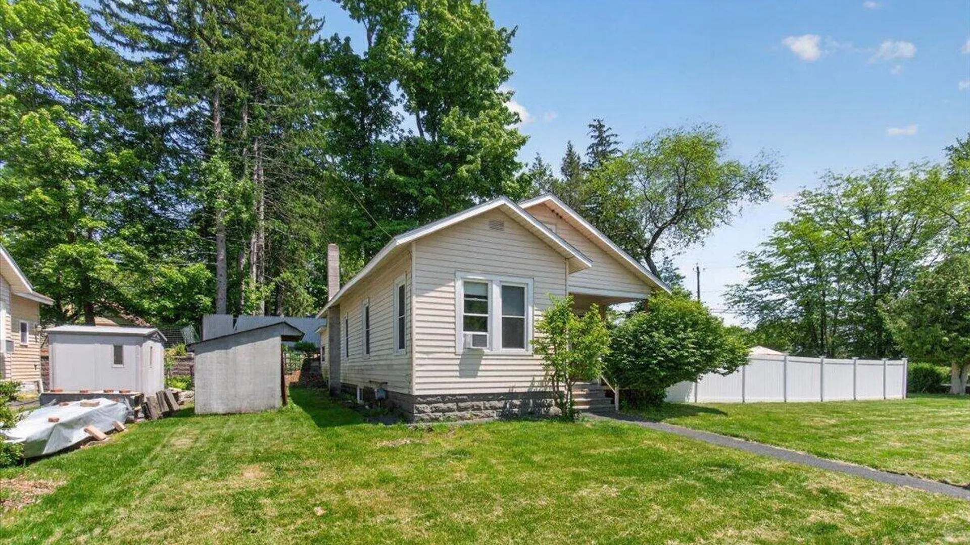Property at 2 Woodlawn Terrace, Bethlehem, NY 12054 50
