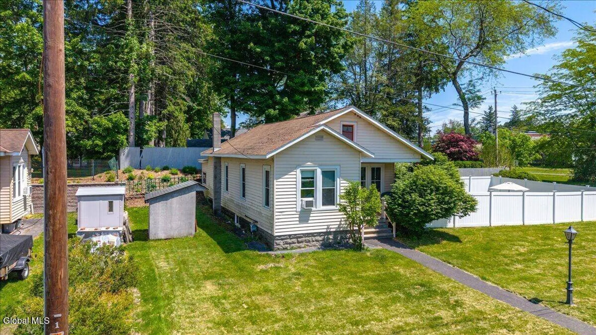 Property at 2 Woodlawn Terrace, Bethlehem, NY 12054 51