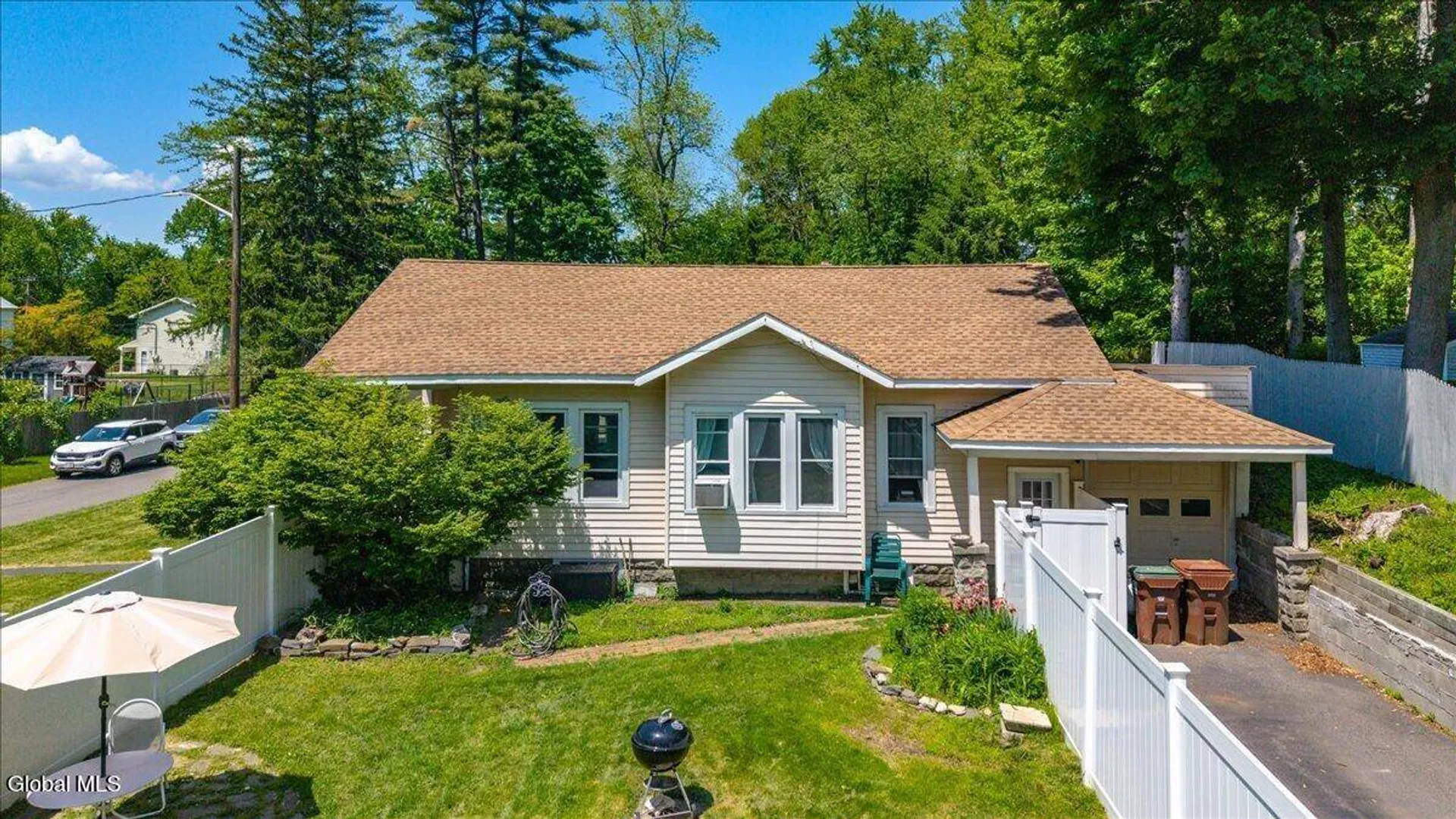 Property at 2 Woodlawn Terrace, Bethlehem, NY 12054 57