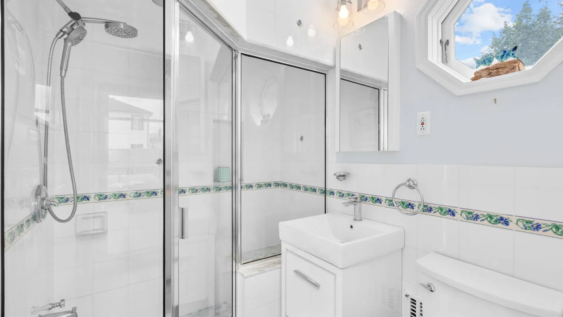 Property at 111 Rochelle Street, New York, NY 10464 8